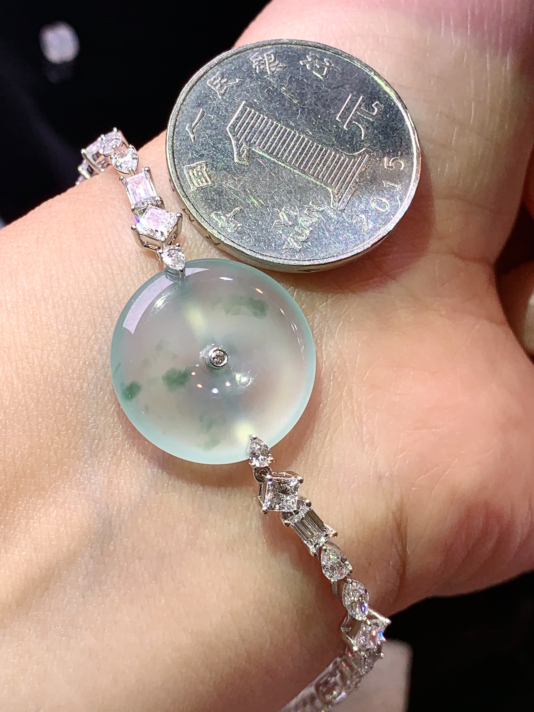 18k金培育钻镶嵌冰种飘花平安扣手链 玉质细腻 色泽艳丽清新 水润亮眼 整体尺寸160*19*3.6m5