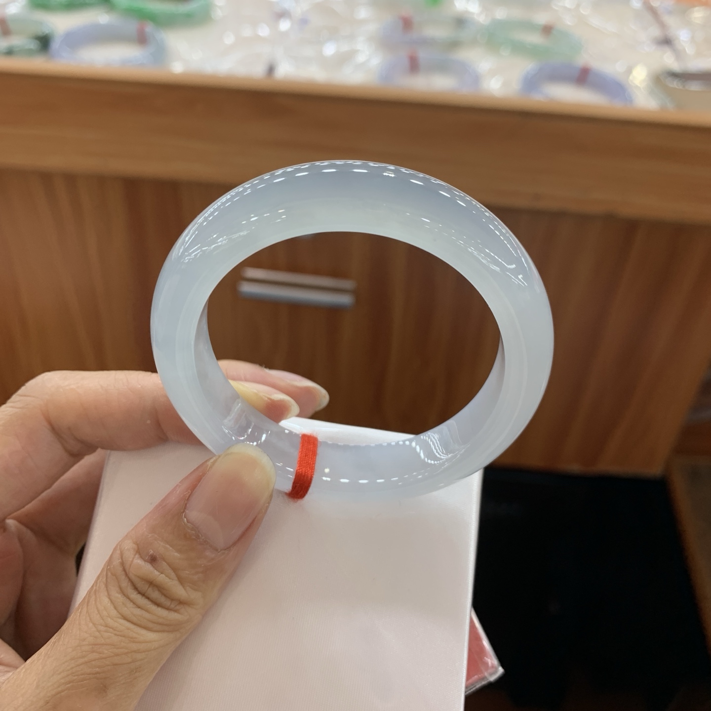 042416WZY，冰底色正圈翡翠手镯，51-12-8.2