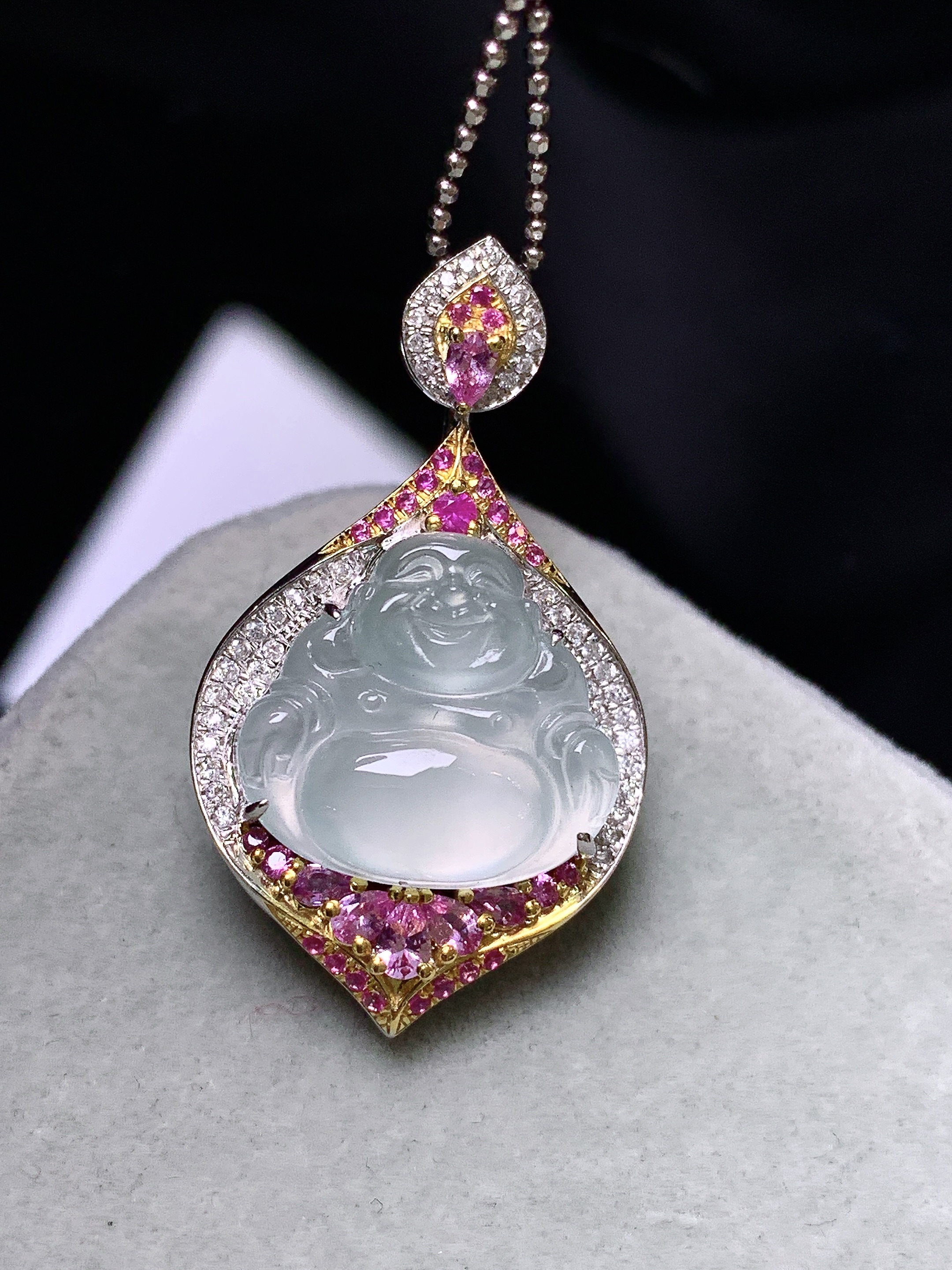 18k金钻镶嵌冰种佛公吊坠 玉质细腻 色泽艳丽清新 水润亮眼 整体尺寸31*17.8*7.8m5