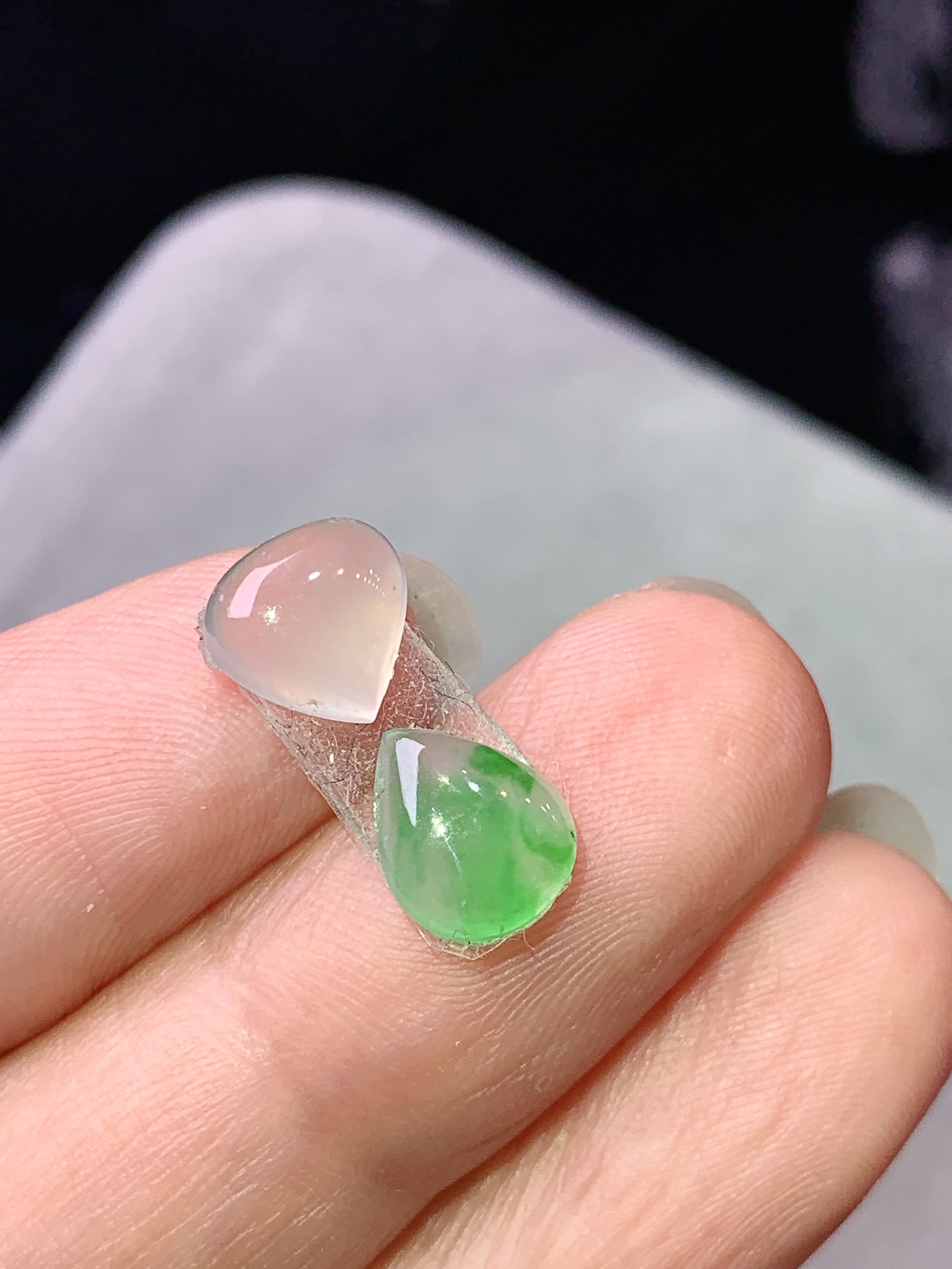 镶嵌款 冰绿水滴吊坠 玉质细腻 色泽艳丽清新 水润亮眼 整体尺寸7*7.5*3j3