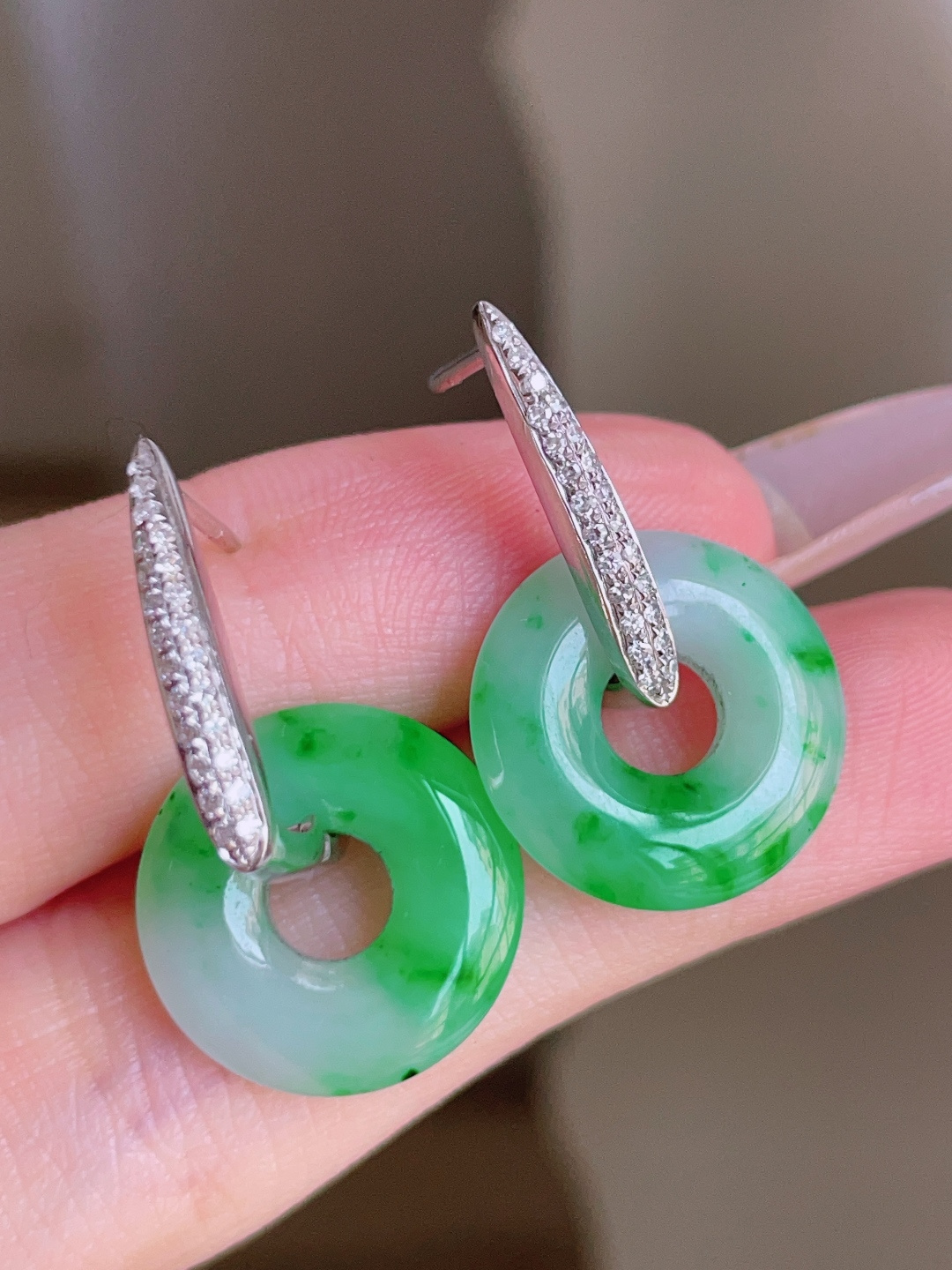 ️ 冰飘绿花甜甜圈耳坠，花色灵动，种老水润，18k金镶嵌 26/15.5/3.4