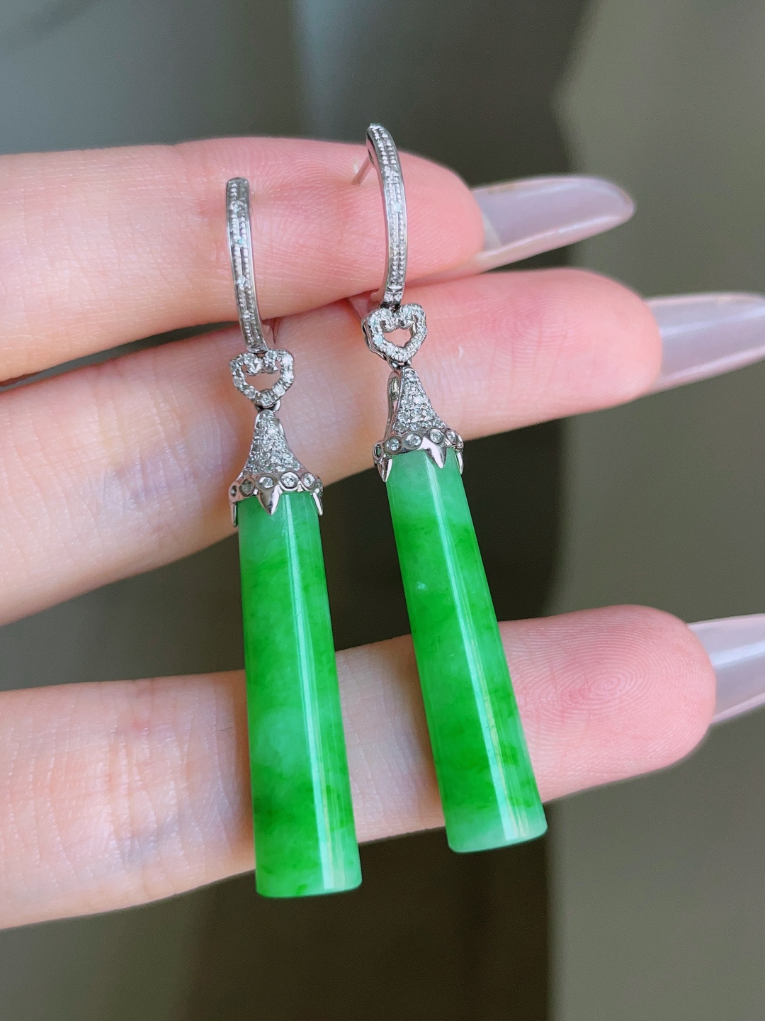 ️ 冰阳绿平安柱耳坠，色泽鲜艳，种老水润，18k金镶嵌 49.2/6.7/5.3，编号