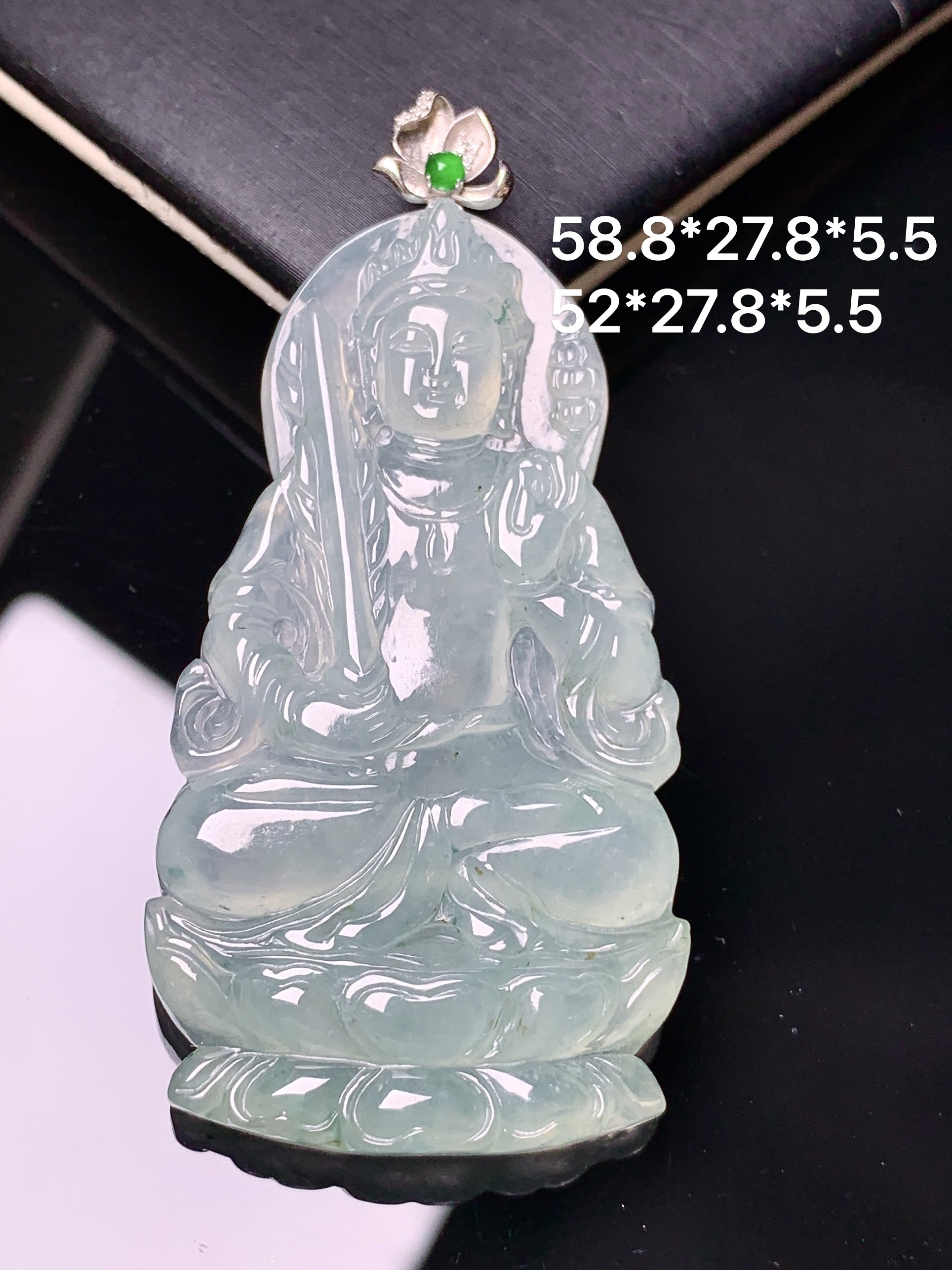 18k金镶嵌冰种大势至观音菩萨吊坠 玉质细腻 色泽艳丽清新 水润亮眼 整体尺寸58.8*27.8*5.5c1