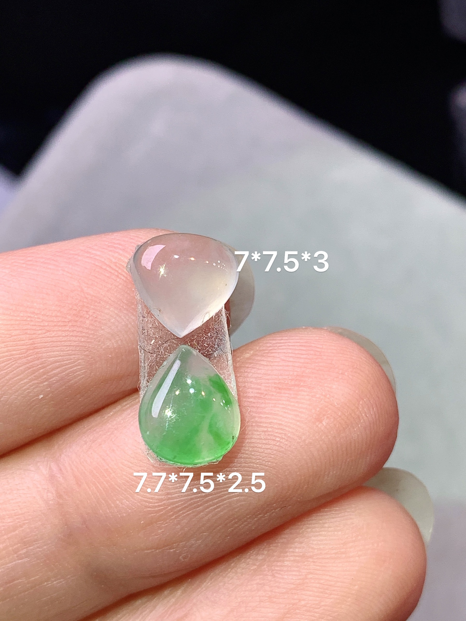 镶嵌款 冰绿水滴吊坠 玉质细腻 色泽艳丽清新 水润亮眼 整体尺寸7*7.5*3j3