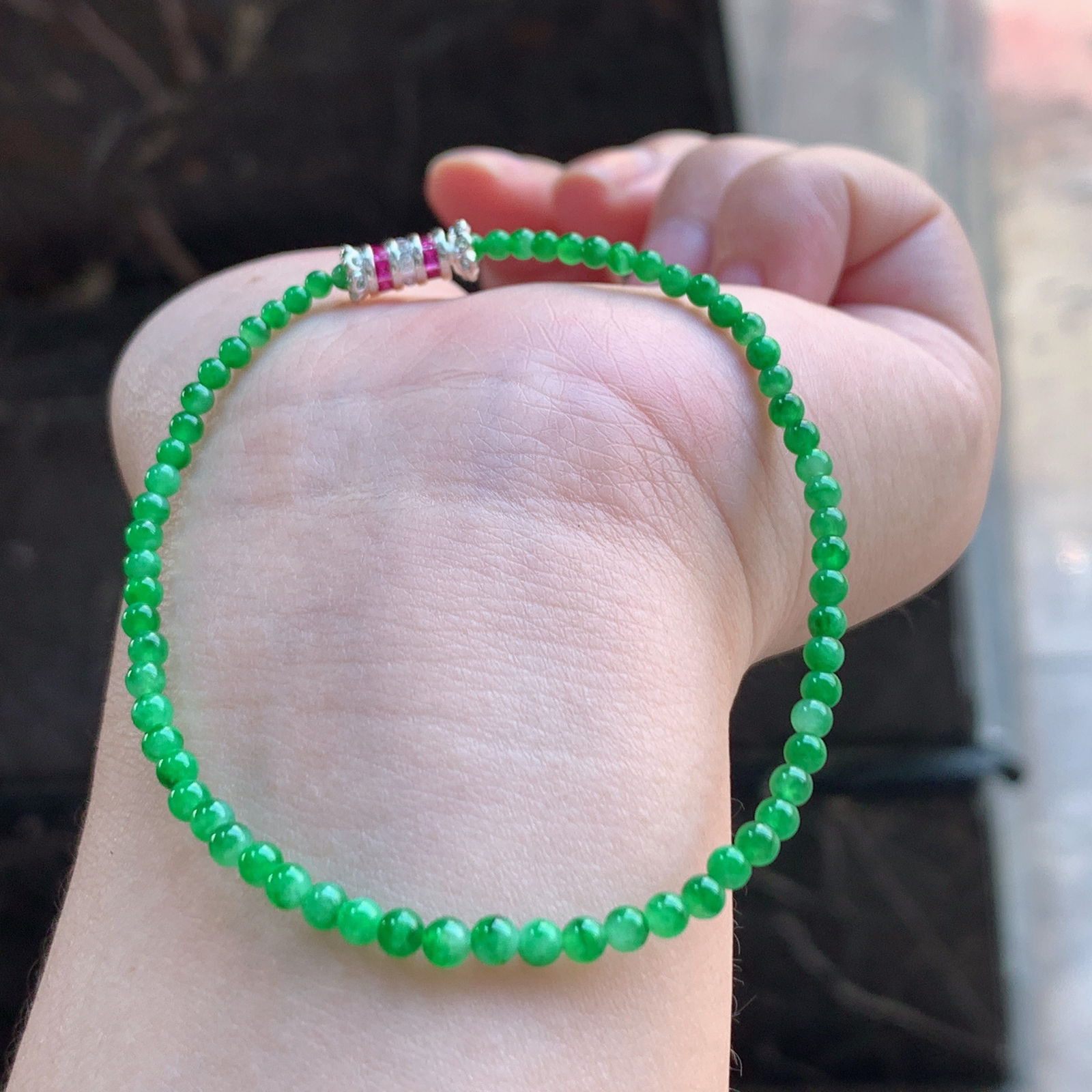 阳绿小米珠手串