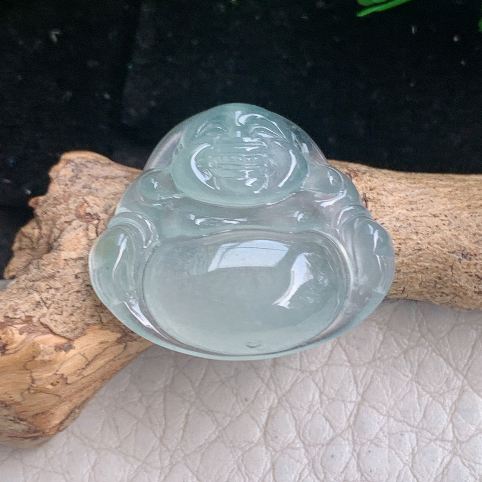 lz实拍20.8*23.7*5.3天然缅甸翡翠浅绿冰种佛公大肚佛玉吊坠 玉挂件