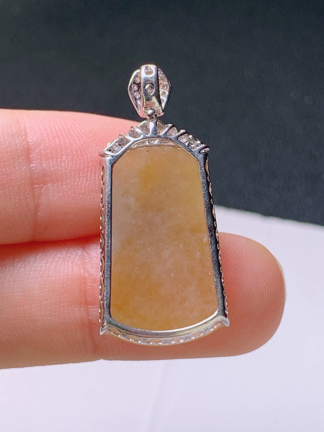 ️ 冰黄翡无事牌吊坠，无裂色正，裸石21.2-13.5-3.530.1-5.1