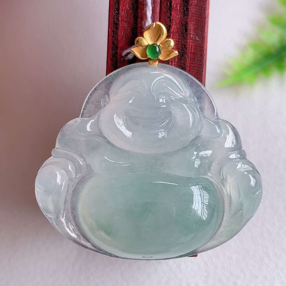 18k金扣冰润佛公挂件 玉质细腻  精雕弥勒佛，笑佛福耳垂肩，面相喜庆，开怀大笑，憨态可掬。惟妙惟肖，寓意福禄双全，吉祥美满，笑口常开 W1415.22尺寸：31.6-30.4-5.9mm