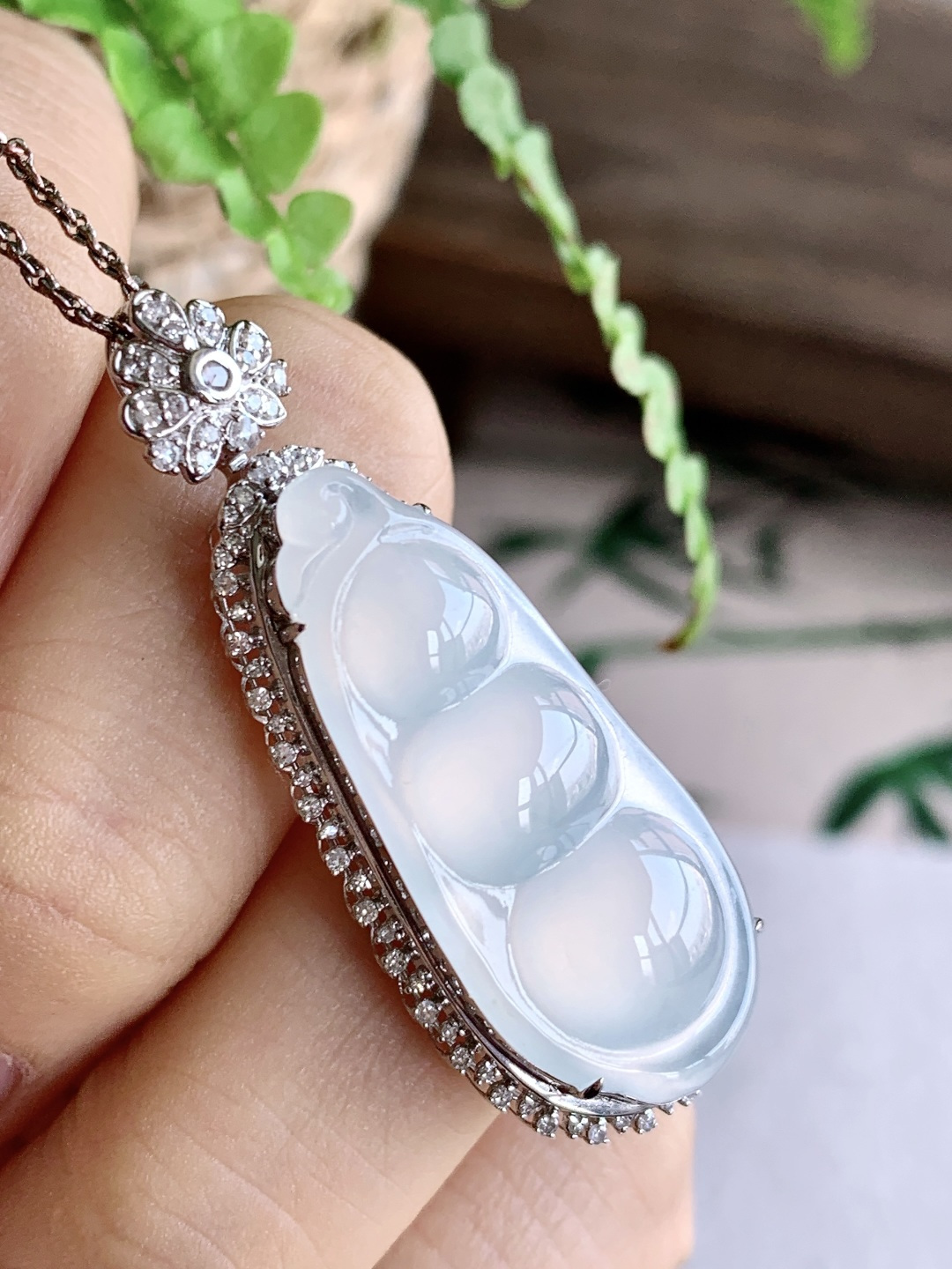 ️冰豆子福豆吊坠，18k金镶嵌，性比高，43.3/16.8/10.5，6.2克