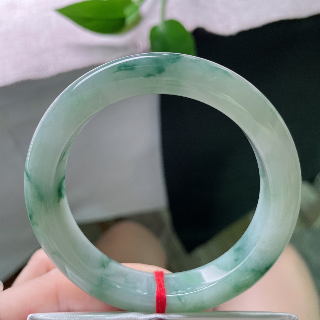 56.1/12.4/9.4飘花正圈，细润，种老，是摇晃的枝桠，是坠落的星星。无裂，ss51025a