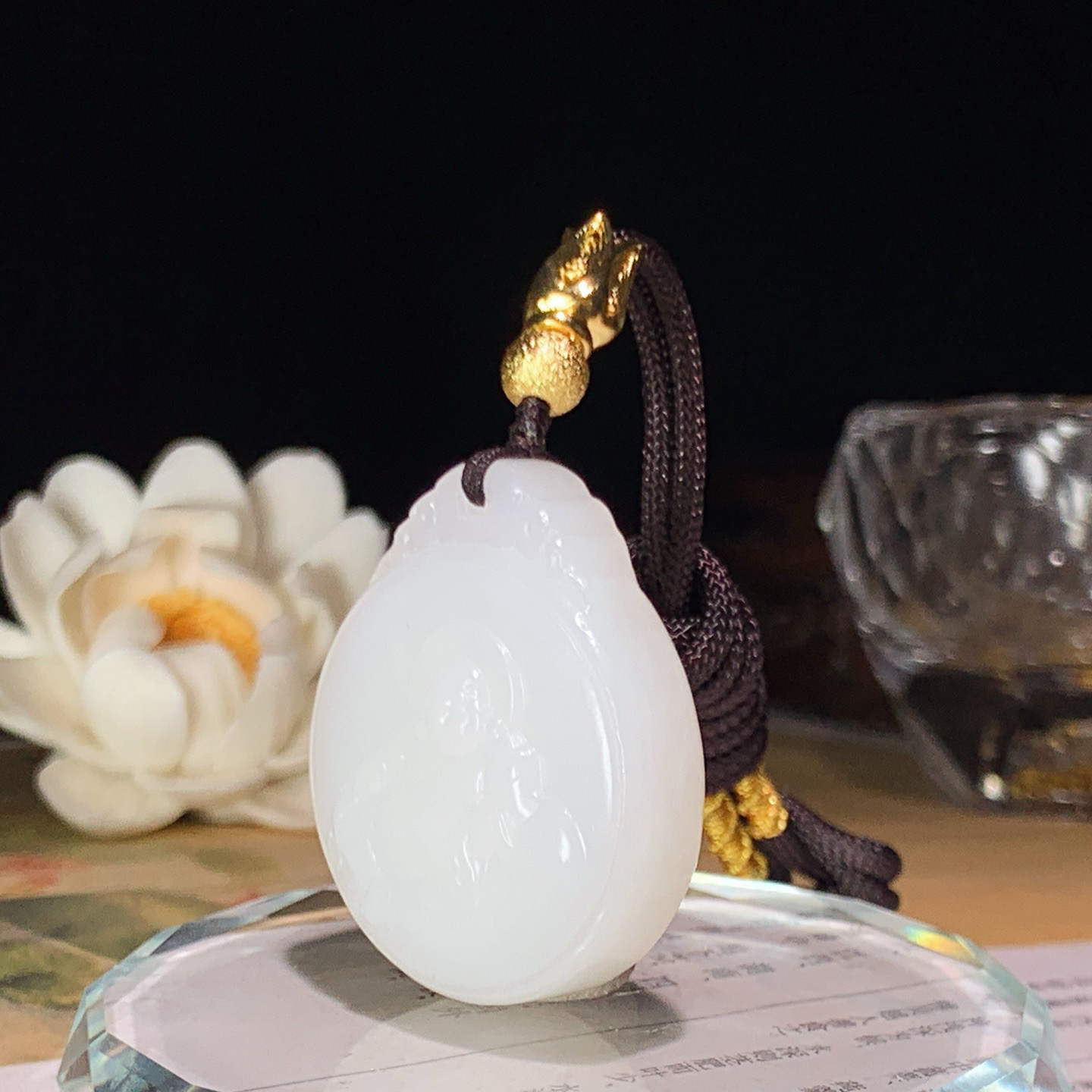 和田玉白玉白玉佛引福来挂件 尺寸36/30/12重27.5克。玉质细腻油润。手推出油。佩戴高端典雅。lt260425