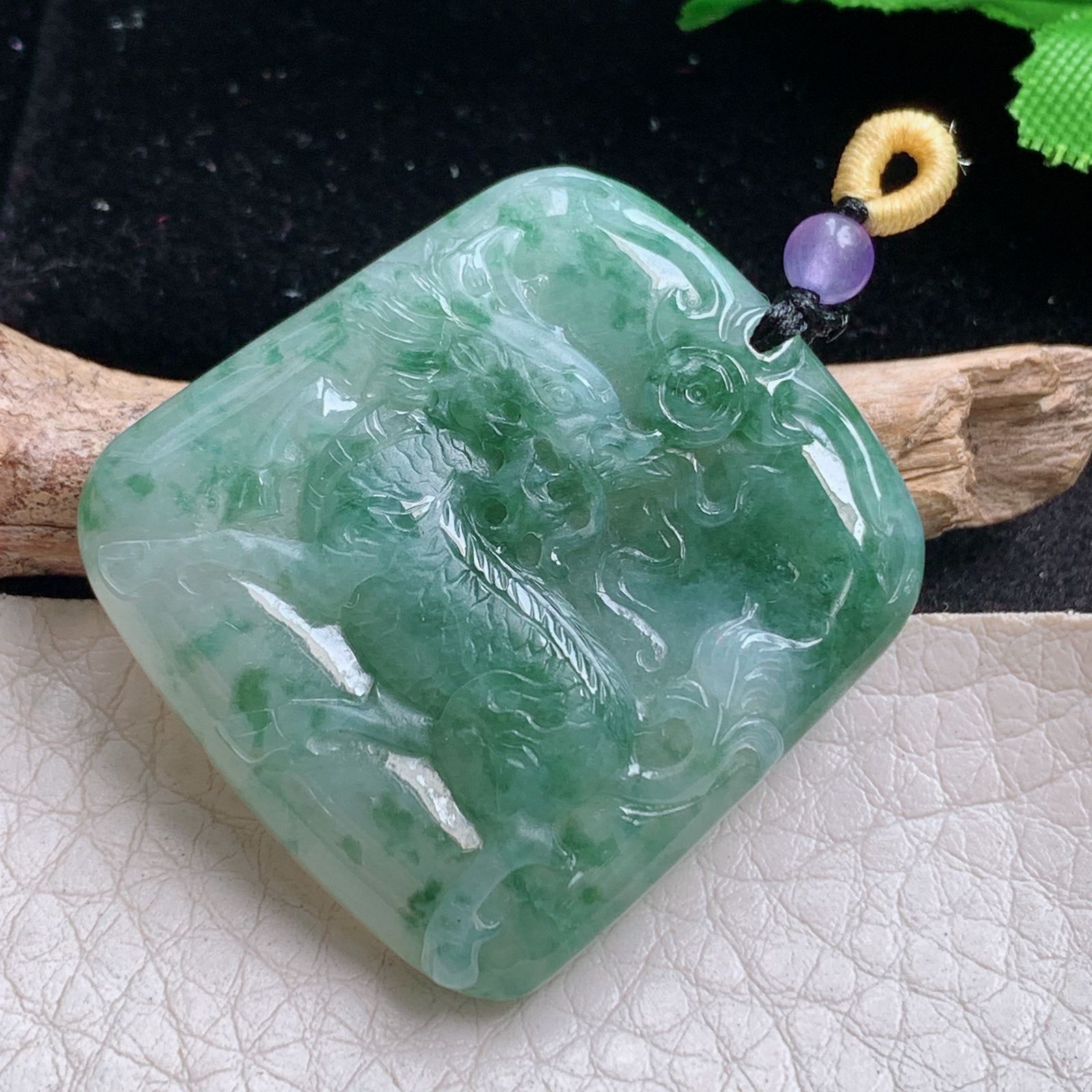 实拍t35*33*7.3缅甸翡翠A货精雕冰飘花立体麒麟 瑞兽麒麟玉吊坠 玉挂件