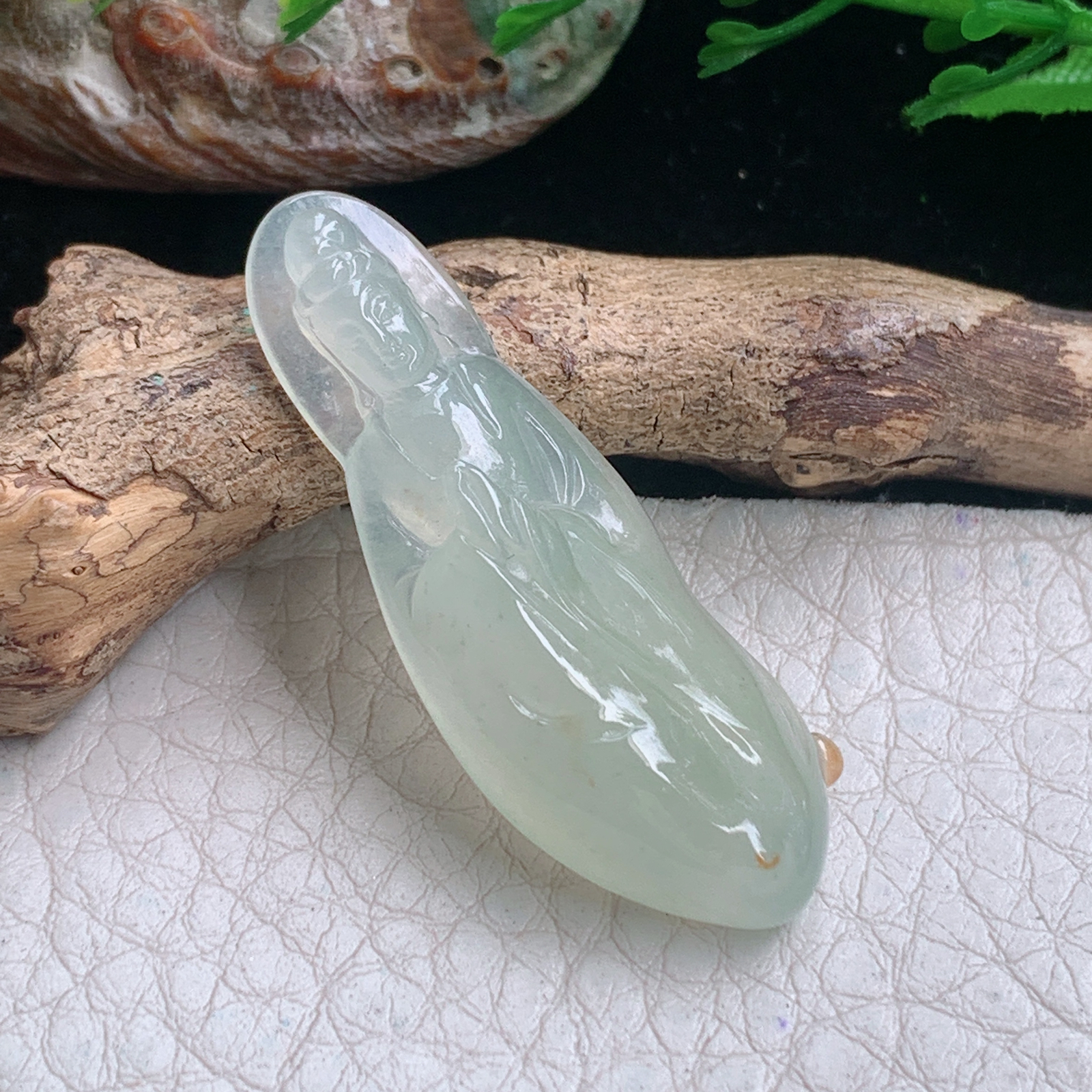 lz实拍40.3*14.8*6.5天然缅甸翡翠冰黄自在观音 玉观音玉吊坠 玉挂件