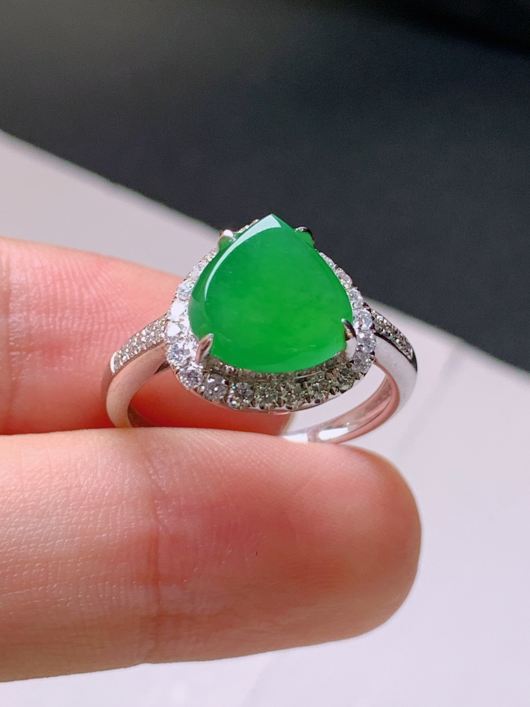 ️ 冰阳绿水滴戒指，无裂色阳，裸石10.1/9.8/3.6，圈口14