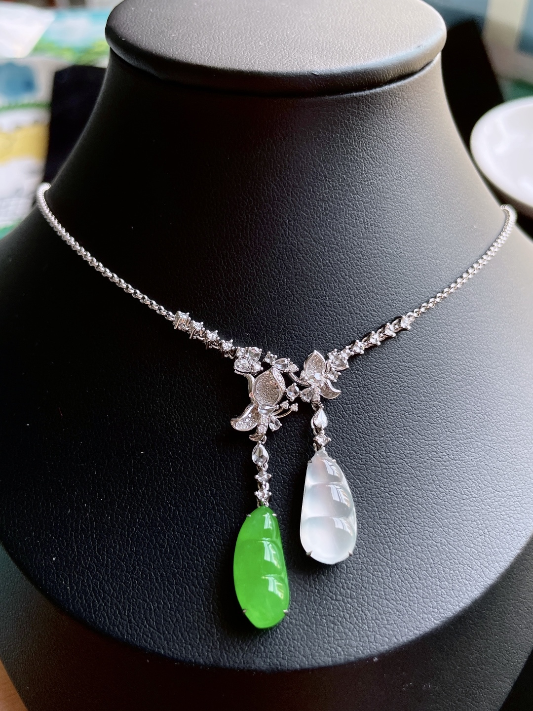 ️ 双彩锁骨链 精美绝伦 色泽如图，绿豆尺寸： 16/7.3/7.8，编号