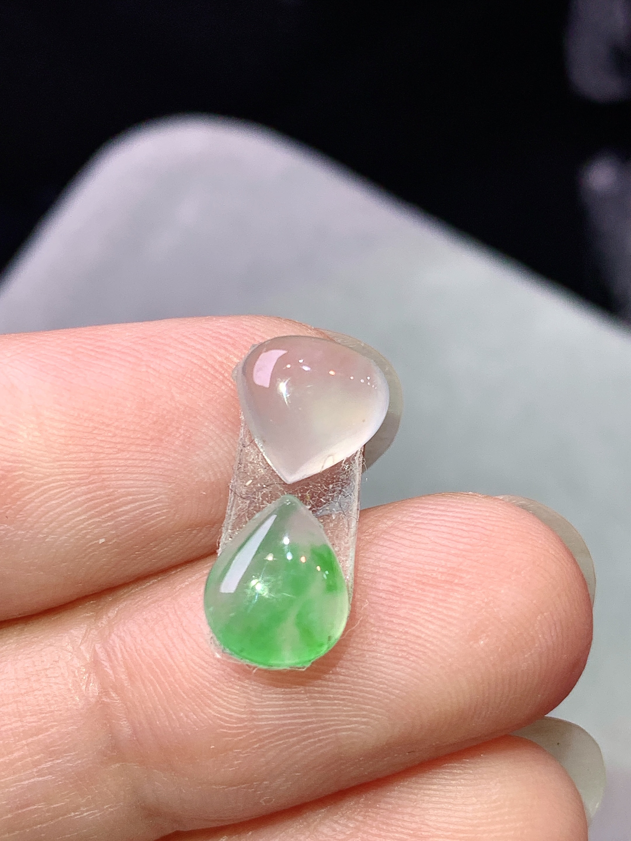 镶嵌款 冰绿水滴吊坠 玉质细腻 色泽艳丽清新 水润亮眼 整体尺寸7*7.5*3j3