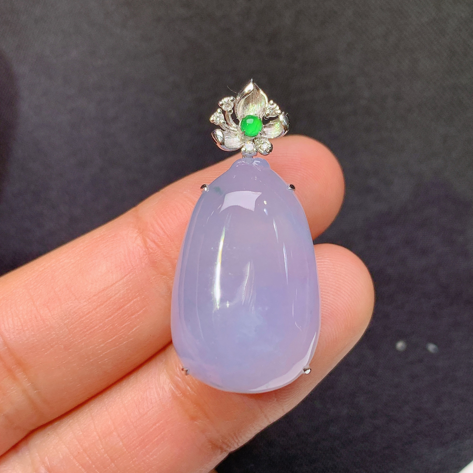 冰淡紫罗兰福瓜吊坠，18k金镶嵌，温润细腻，颜色鲜艳，By3 尺寸31.2*14.8*9.7