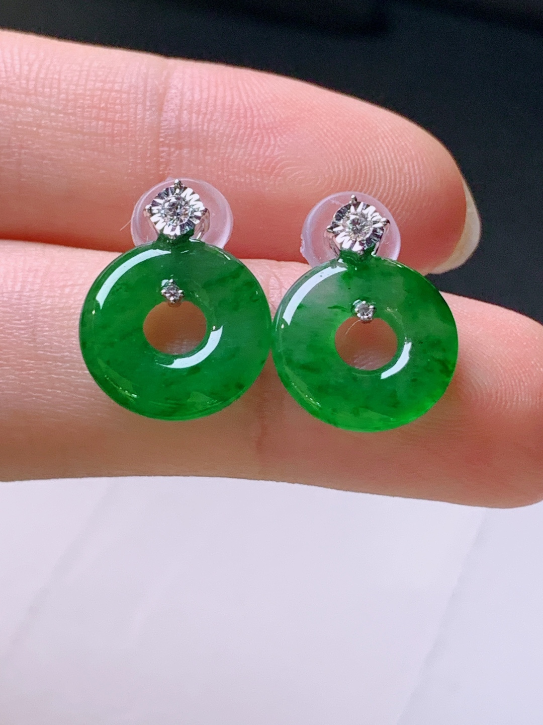 ️ 冰阳绿甜甜圈耳钉，无裂色满，裸石12.4-2.8