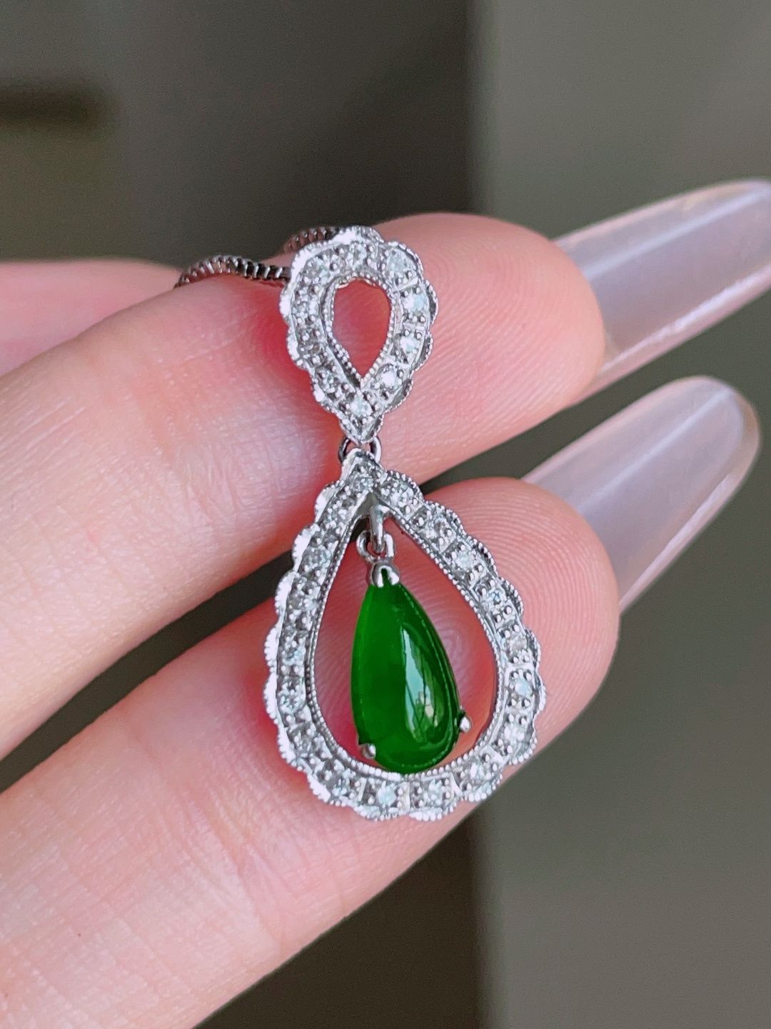 ️ 冰辣绿水滴，色泽浓郁，种老水润，18k金镶嵌 25.6/12.3/4.2，裸石 9/5.1