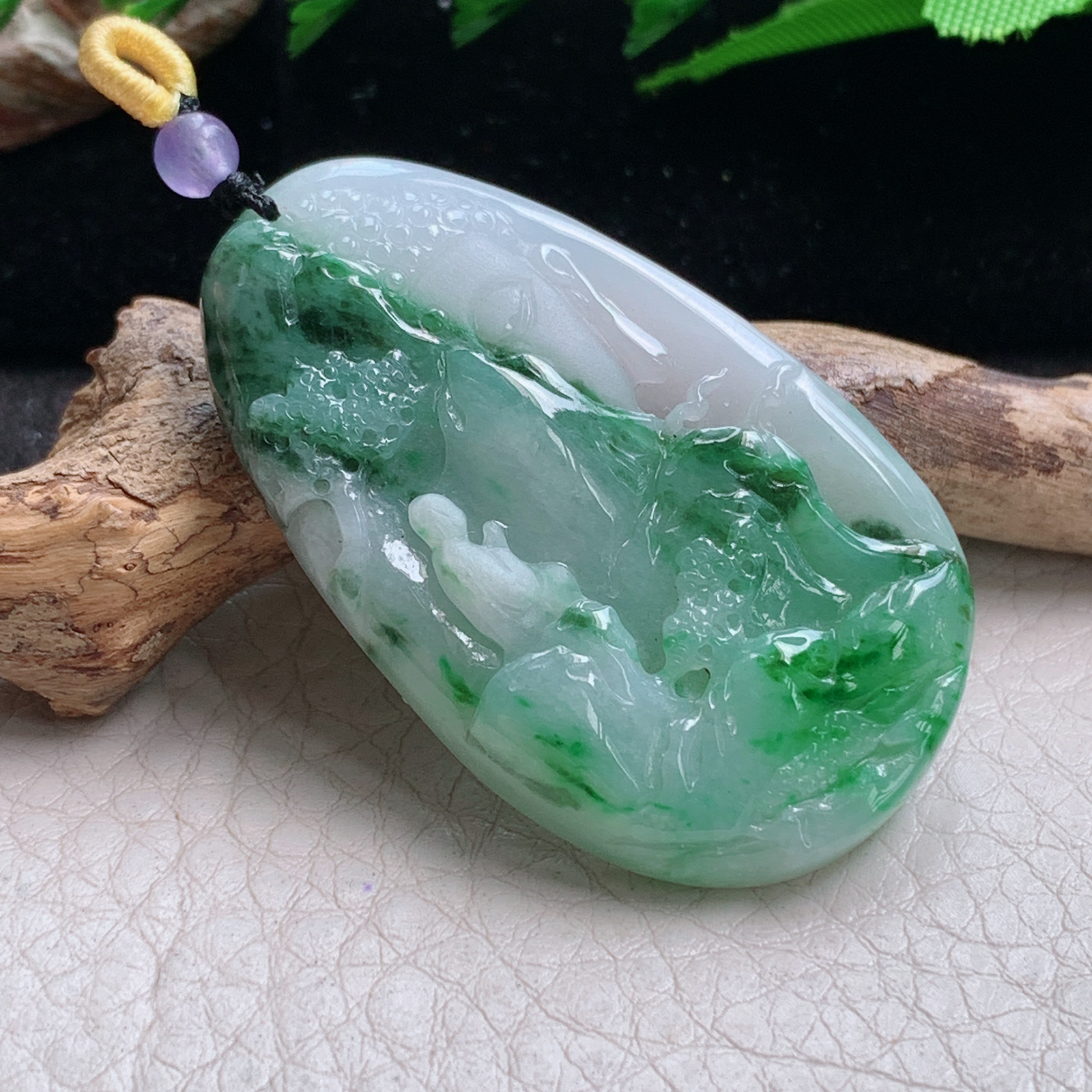 t实拍46.8*28*6.6缅甸翡翠A货精雕飘绿一心向佛 佛祖玉吊坠 玉挂件