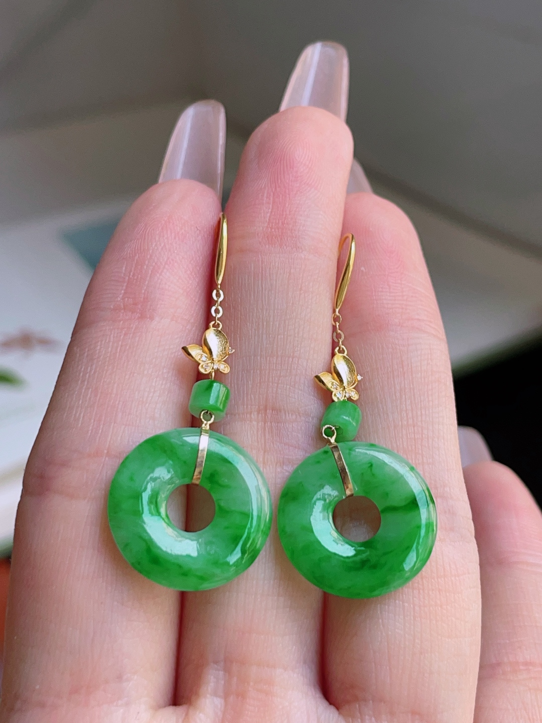 ️ 冰飘绿花甜甜圈耳坠，色泽鲜艳，种老水润，18k金镶嵌 41.1/16.3/2.5