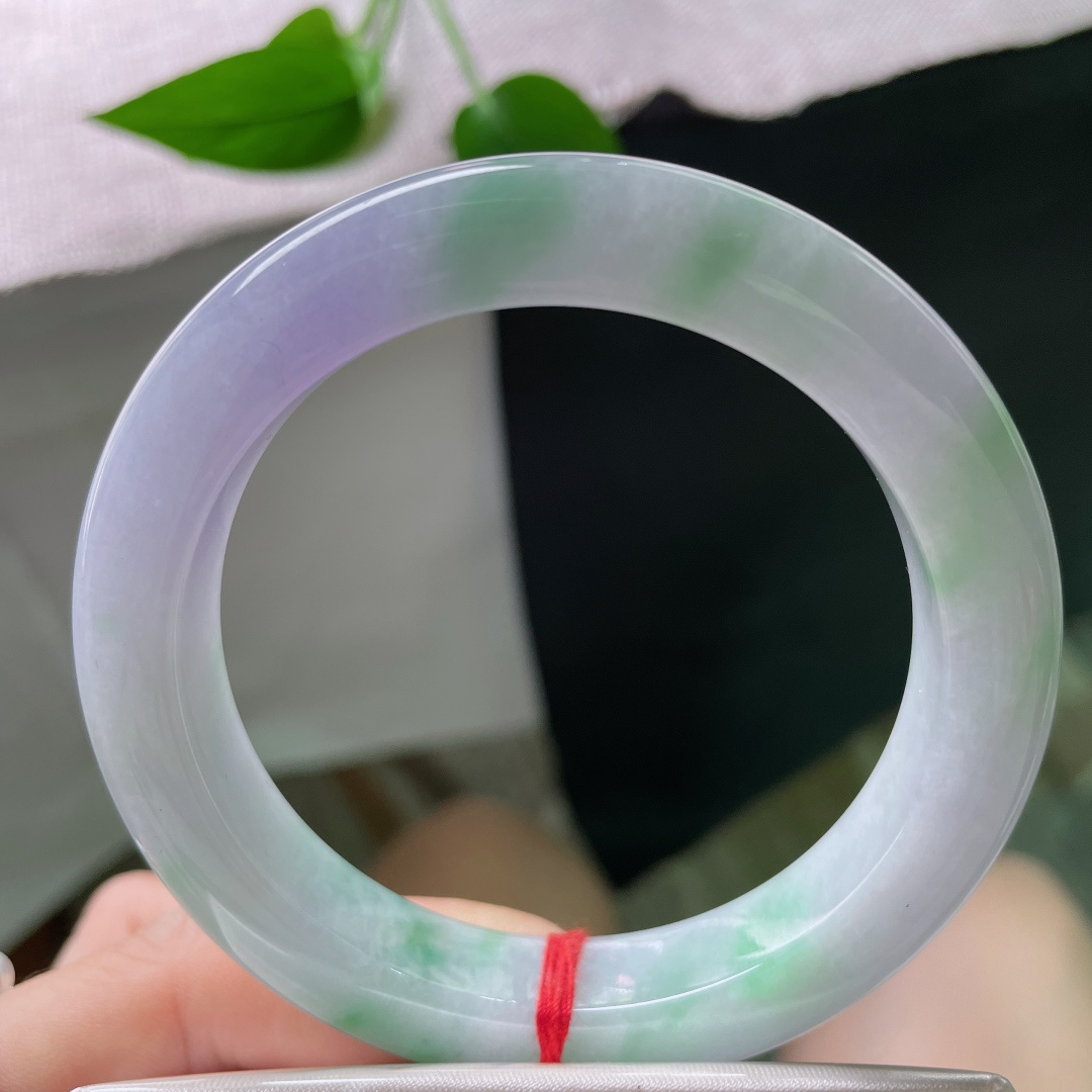 57.4/11.5/10，正圈，飘绿，版型厚装大气，把黄昏的最后一缕霞，揉进凌晨的雾。无裂，ss50