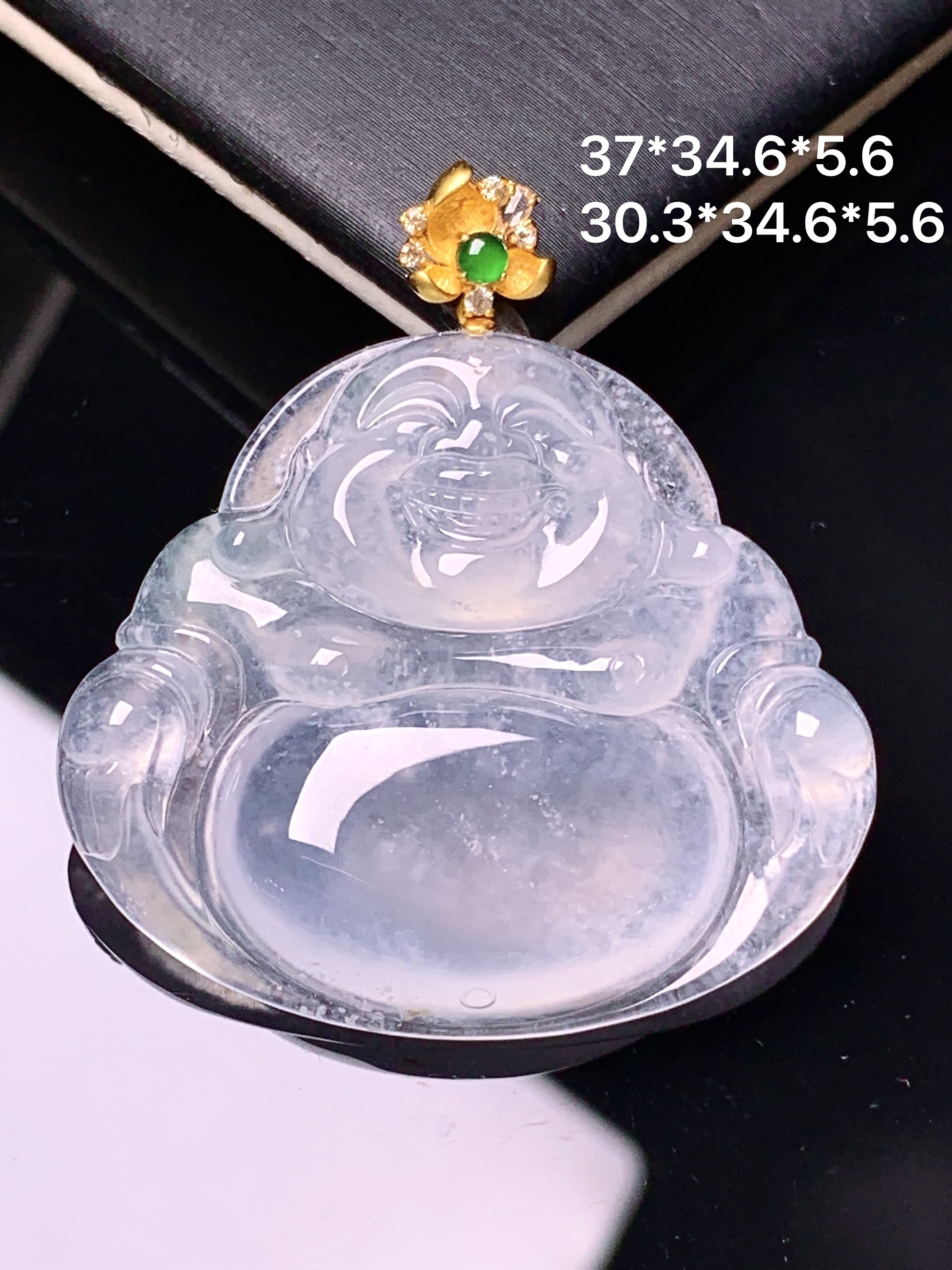 18k金钻镶嵌冰种佛公吊坠 玉质细腻 色泽艳丽清新 水润亮眼 整体尺寸37*34.6* 5.6c1