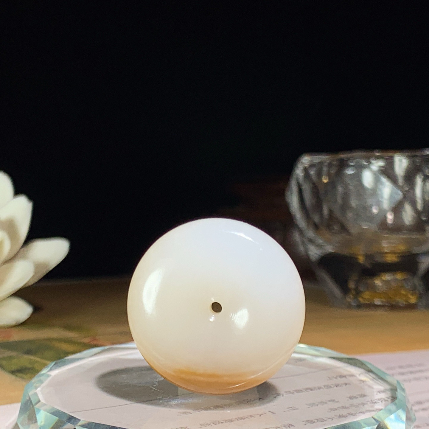 新疆和田玉且末糖平安扣挂件 尺寸29/9重16克！玉质细腻油润 底色纯净 脂粉好，品质好。lt260425