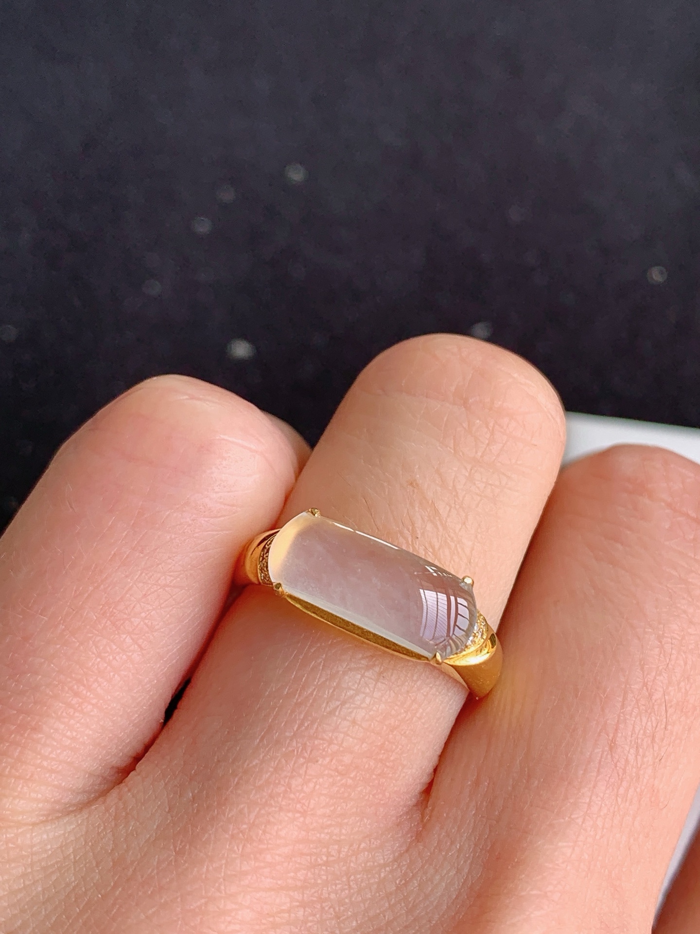 ️，18k镶嵌冰种马鞍戒，无裂，裸石尺寸：13/8/5尺寸：6/4/13/8/5，圈口：14