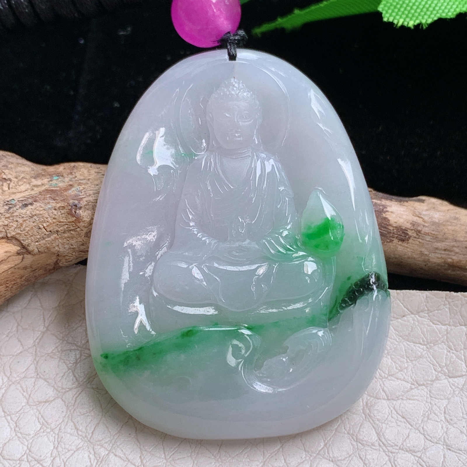 t实拍48*28*5.5缅甸翡翠A货精雕冰飘绿阿弥陀佛玉吊坠 玉挂件