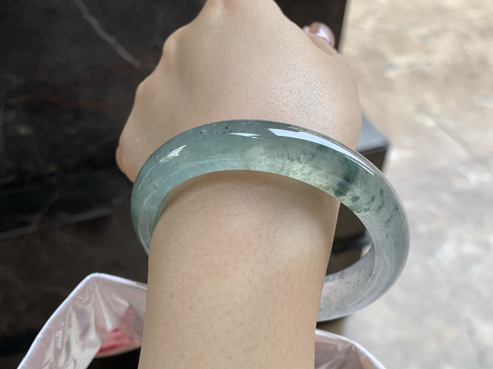 57.5-12.8-8.3

冰种飘花手镯^_^冰味十足～特色料子