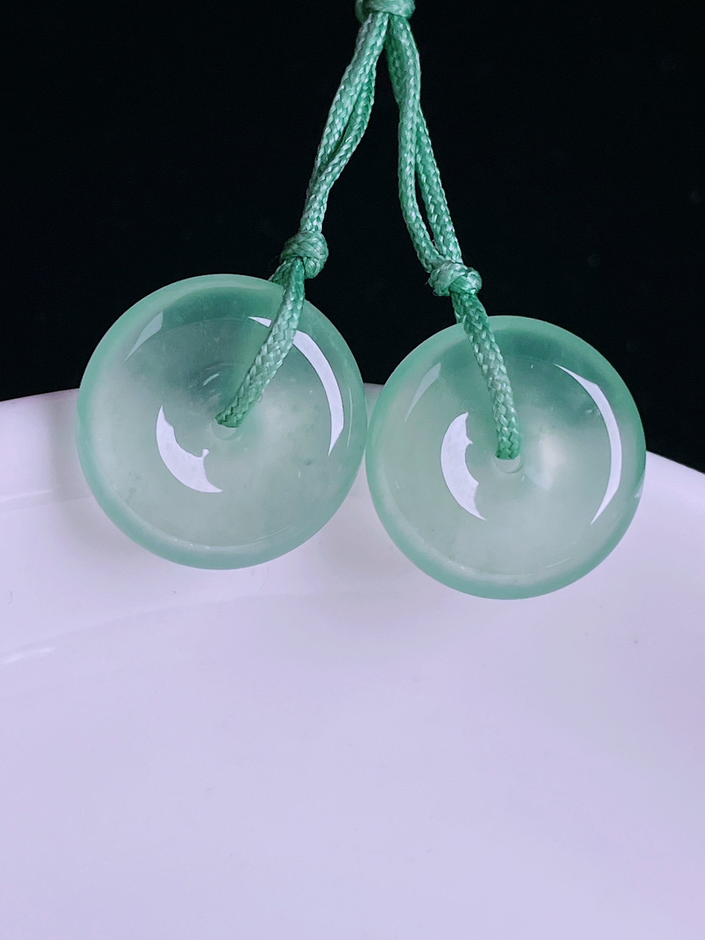 ️冰种耳坠，老种起光，细底通透，尺寸：13.7/3.7，0425