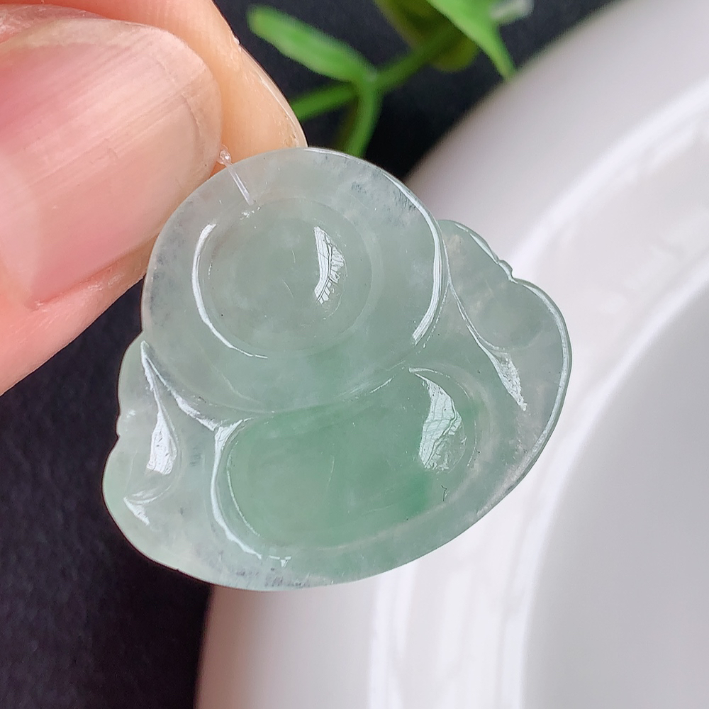 冰润佛公翡翠吊坠，澄净美好的冰润福佛，水足丰盈，灵润、细腻，表情刻画入木三分，盈满欢喜， W449.22尺寸：24.5-28-6mm
