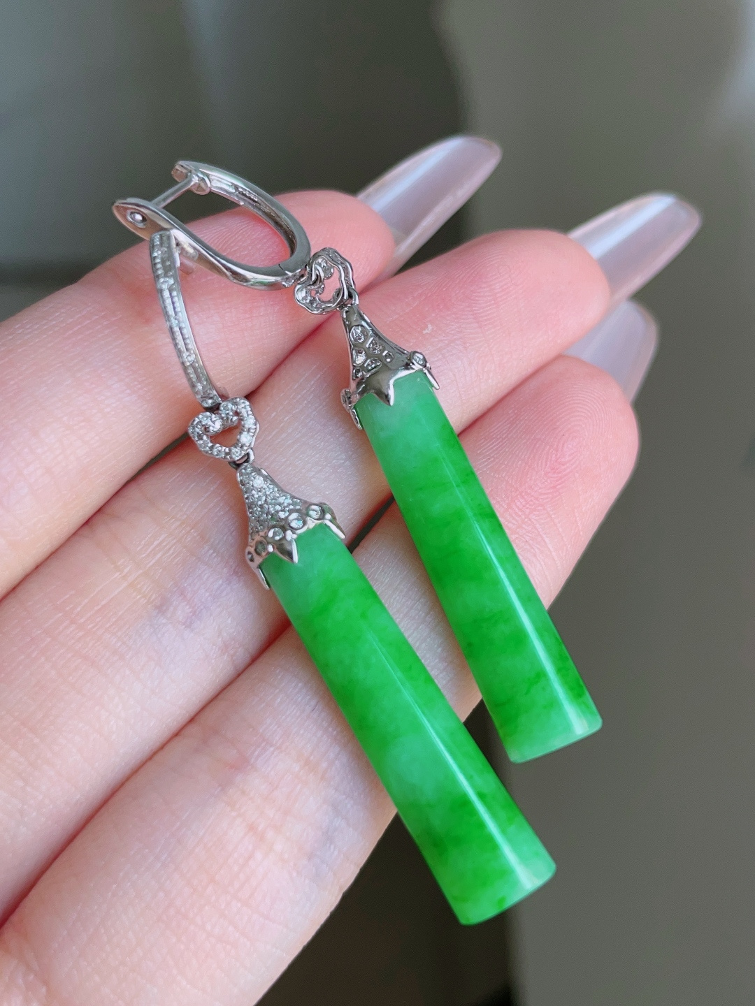 ️ 冰阳绿平安柱耳坠，色泽鲜艳，种老水润，18k金镶嵌 49.2/6.7/5.3，编号