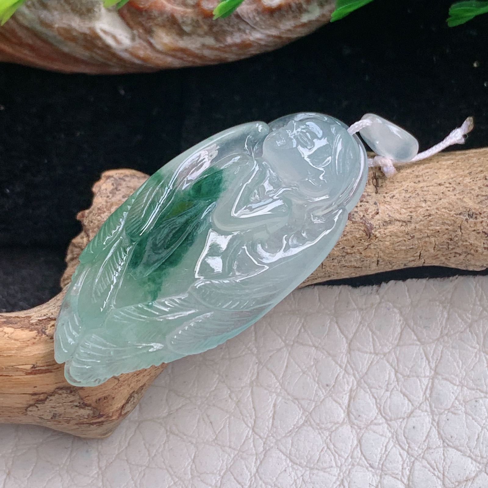 lz实拍32.8*15.6*6.8特色天然缅甸翡翠冰飘花人间天使玉吊坠 玉挂件