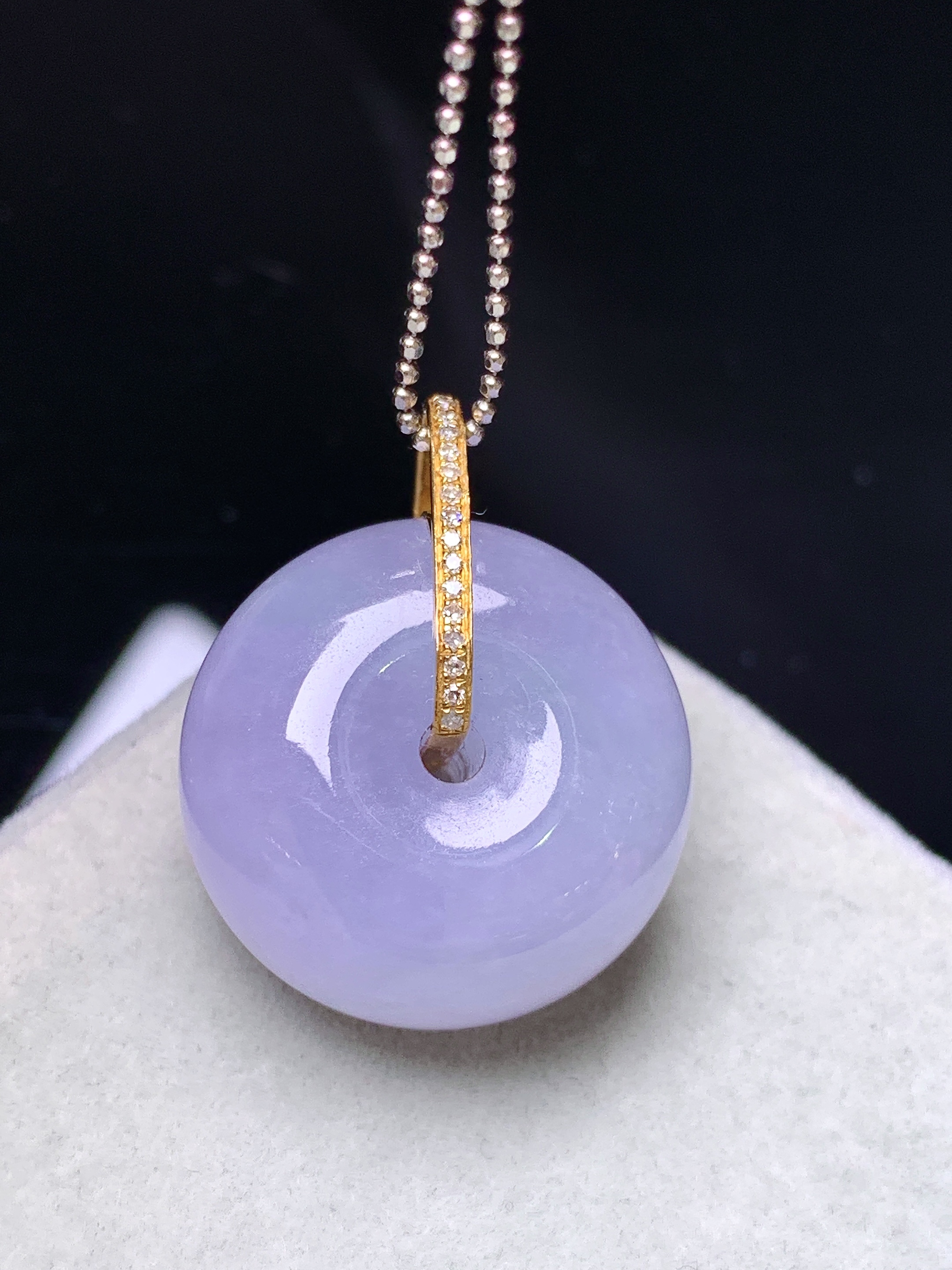 18k金钻镶嵌紫罗兰平安扣吊坠 玉质细腻 色泽艳丽清新 水润亮眼 整体尺寸25*20.3*11.8L