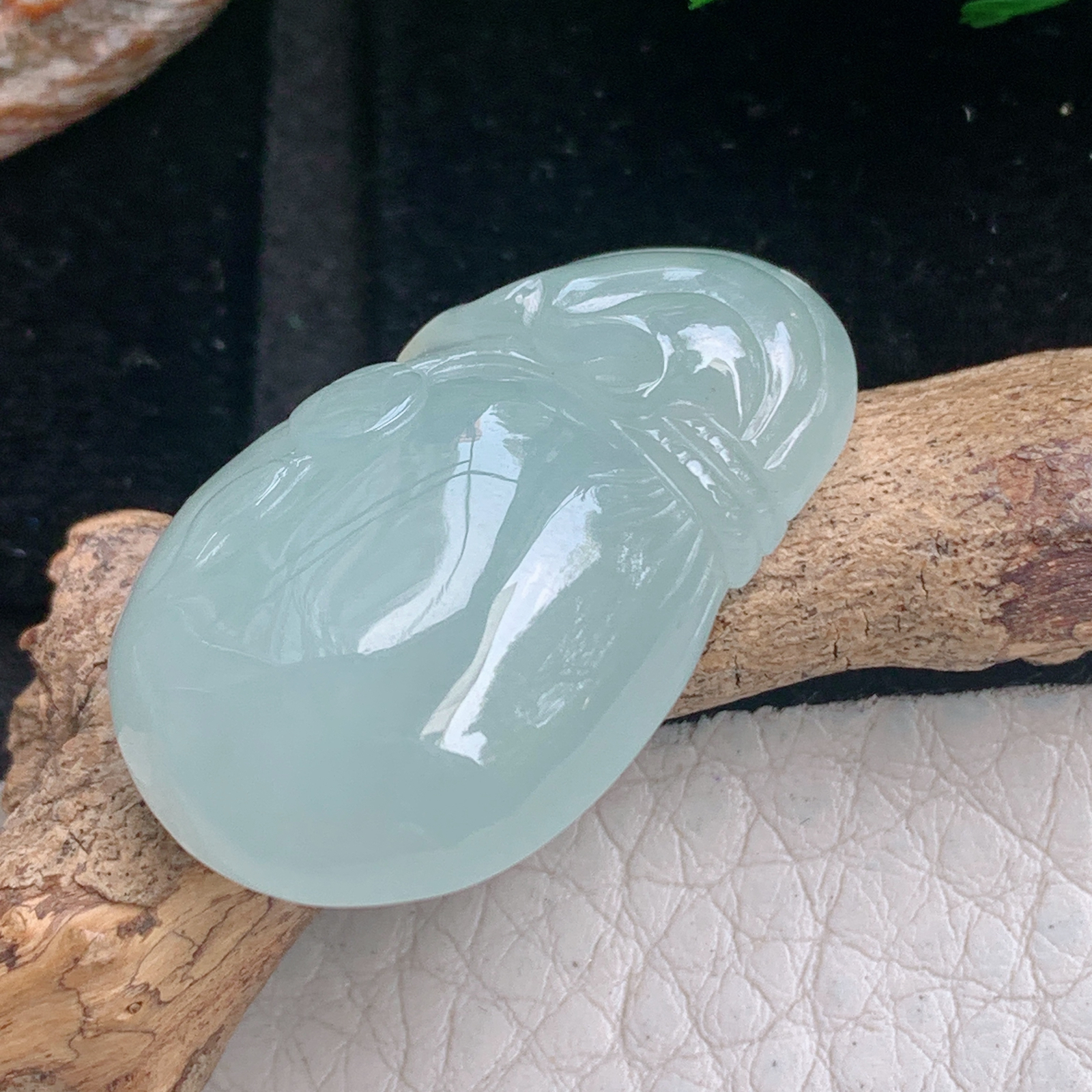 lz实拍31*19*8.2天然缅甸翡翠冰晴饱满钱袋 招财袋玉吊坠 玉挂件
