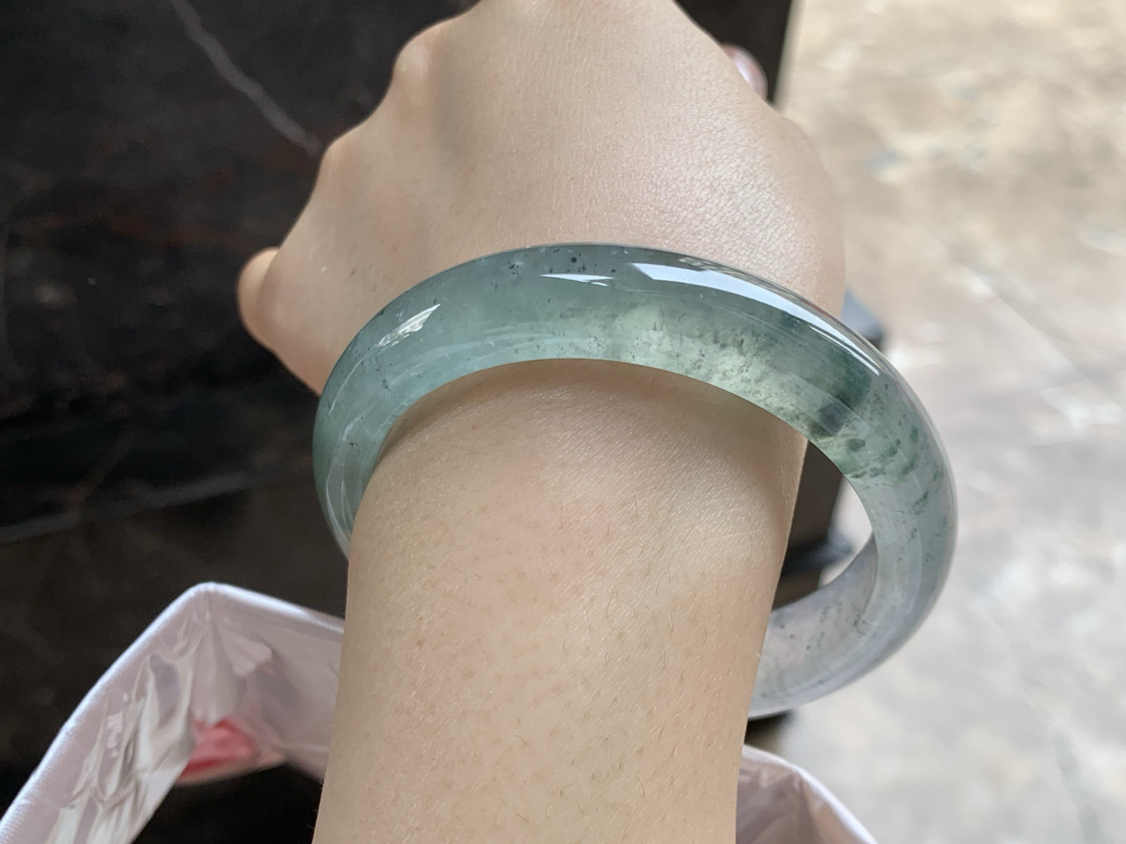 57.5-12.8-8.3

冰种飘花手镯^_^冰味十足～特色料子