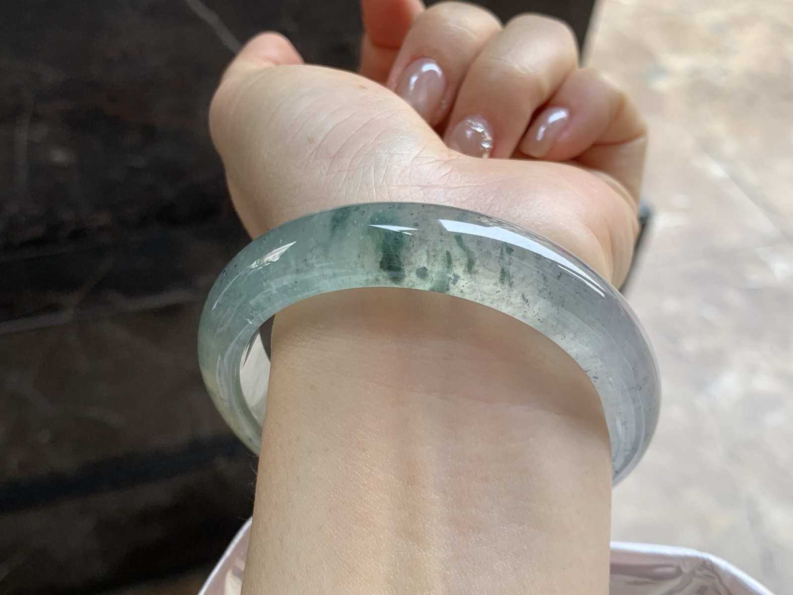 57.5-12.8-8.3

冰种飘花手镯^_^冰味十足～特色料子