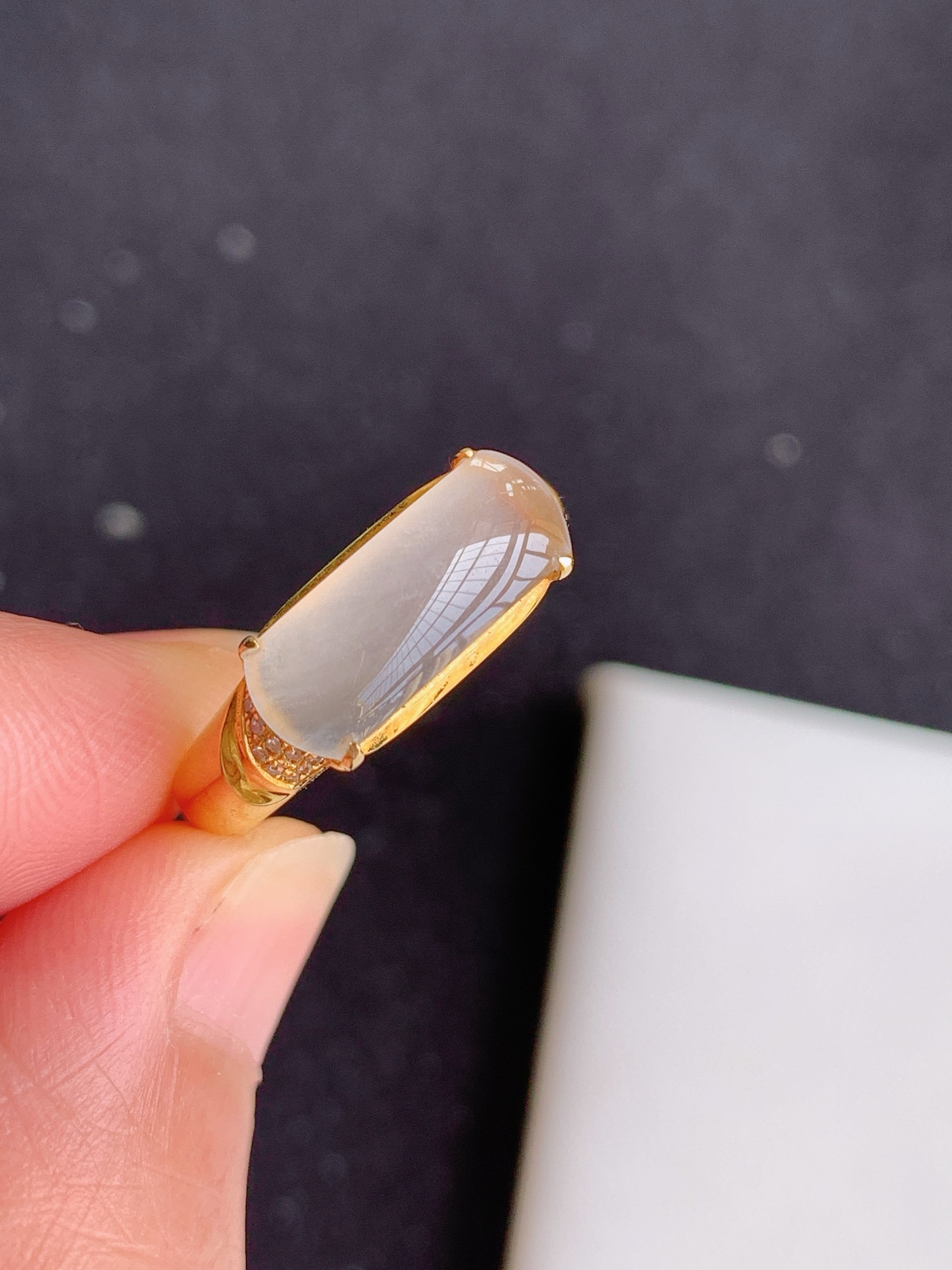 ️，18k镶嵌冰种马鞍戒，无裂，裸石尺寸：13/8/5尺寸：6/4/13/8/5，圈口：14