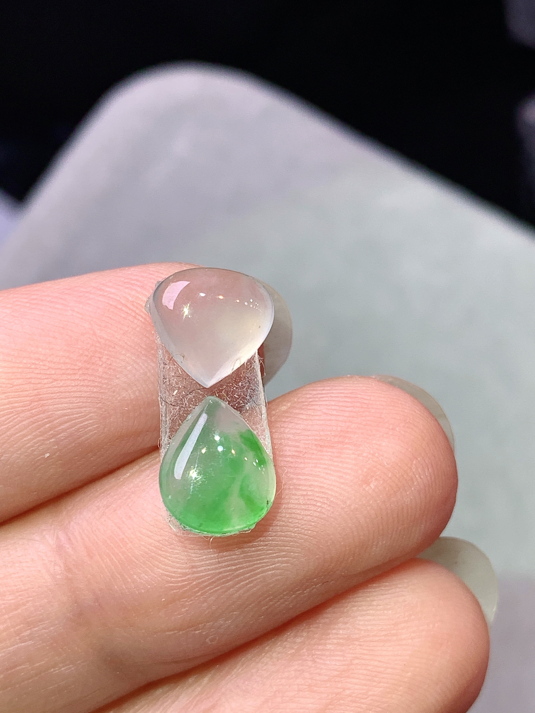 镶嵌款 冰绿水滴吊坠 玉质细腻 色泽艳丽清新 水润亮眼 整体尺寸7*7.5*3j3