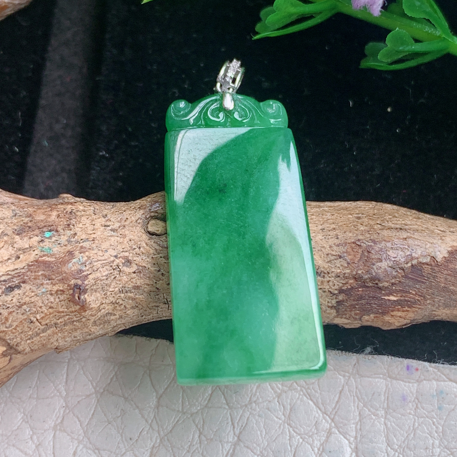lz实拍26.2*12.5*3.3天然缅甸翡翠满绿平安无事牌玉吊坠 玉挂件