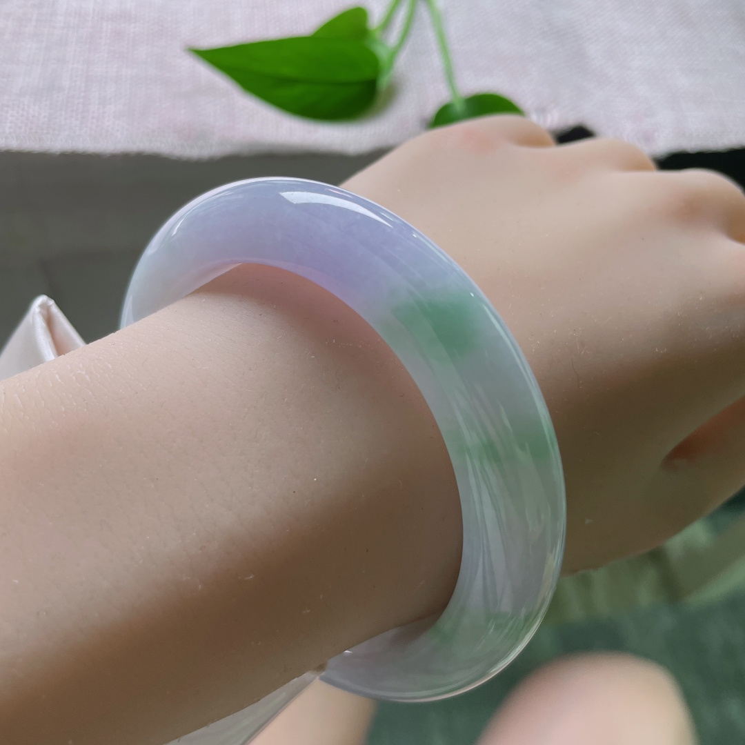 57.4/11.5/10，正圈，飘绿，版型厚装大气，把黄昏的最后一缕霞，揉进凌晨的雾。无裂，ss50442a