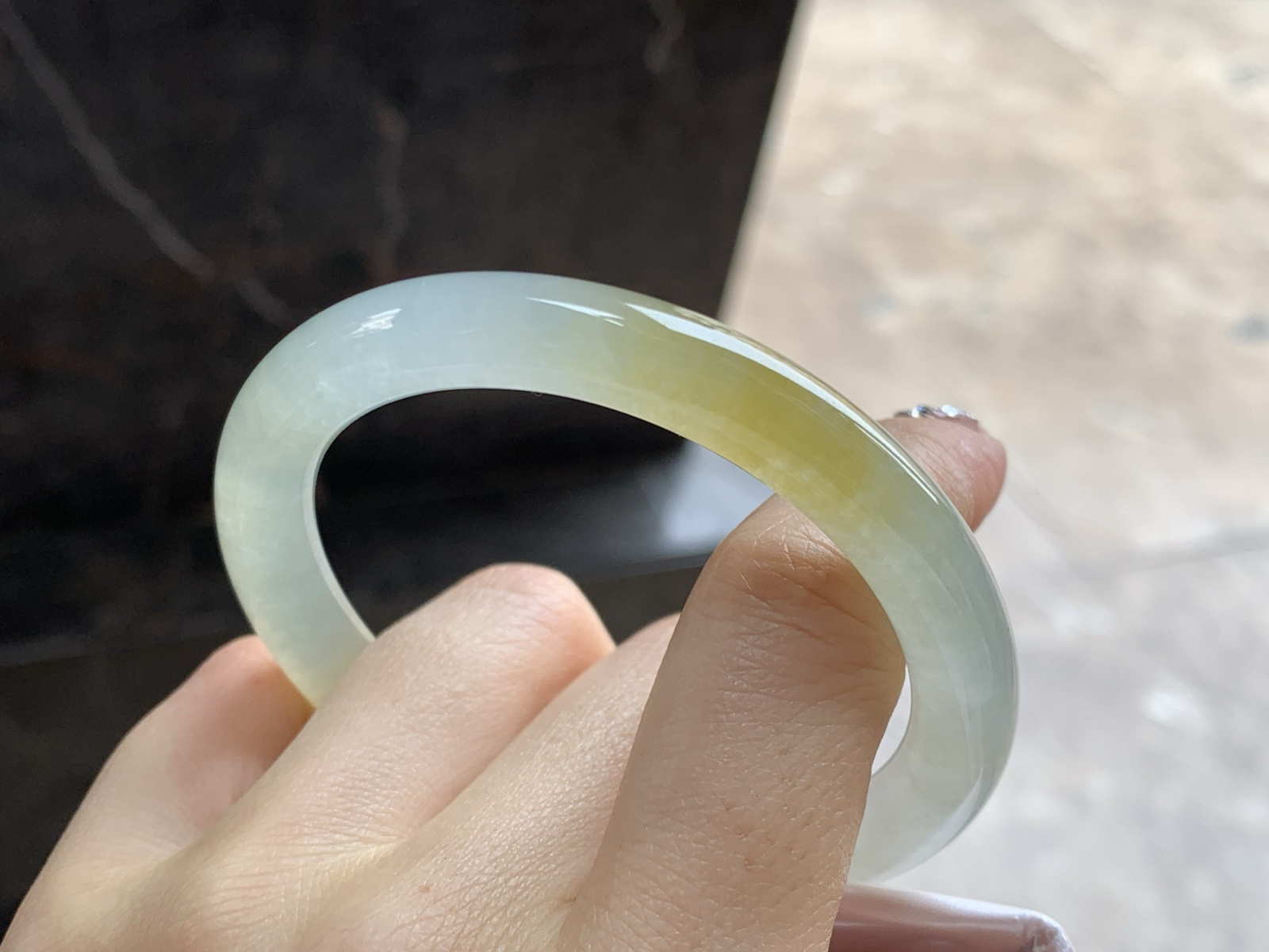 54-8.5

冰种黄翡圆条手镯^_^种水好 颜色漂亮