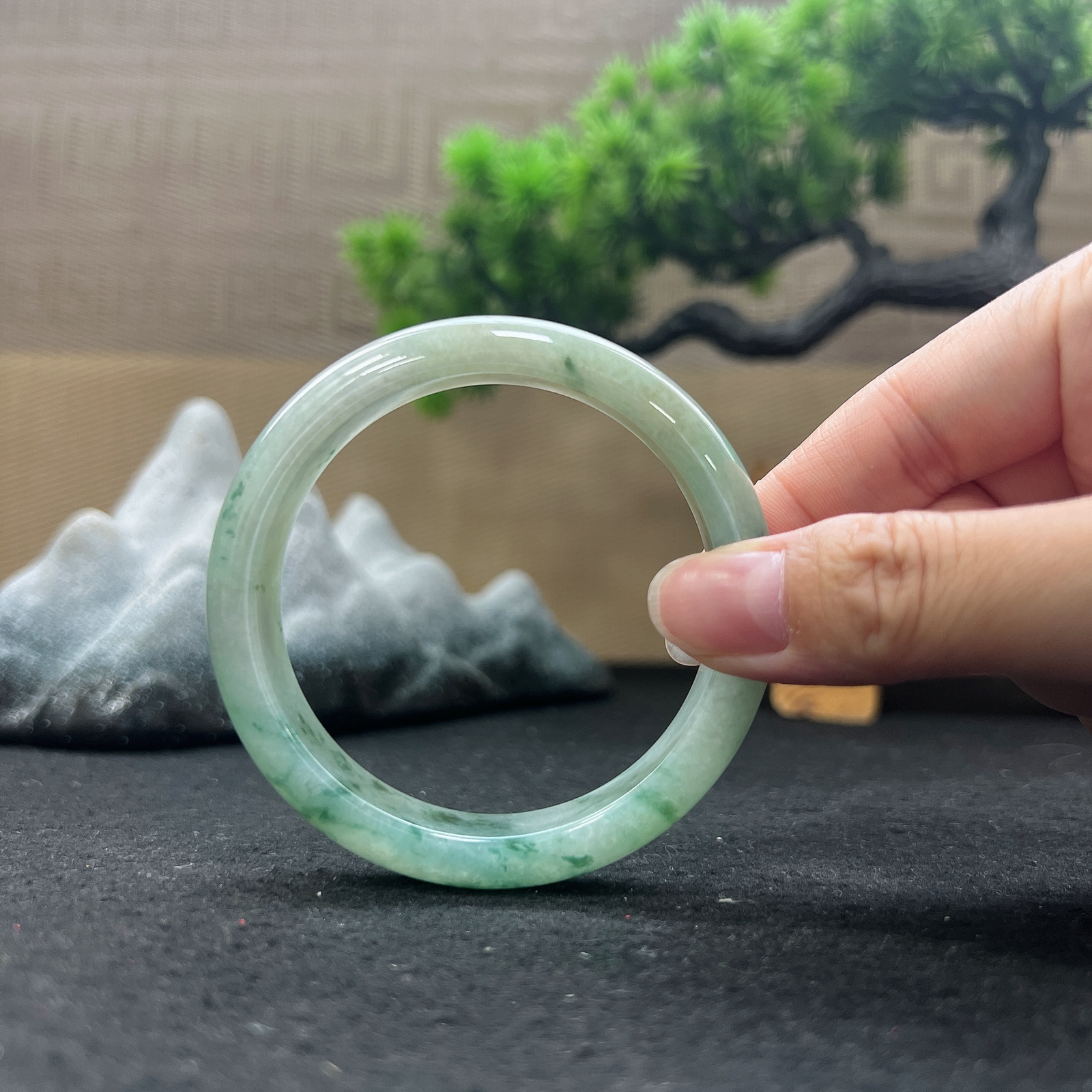 57圈口正圈飘花手镯