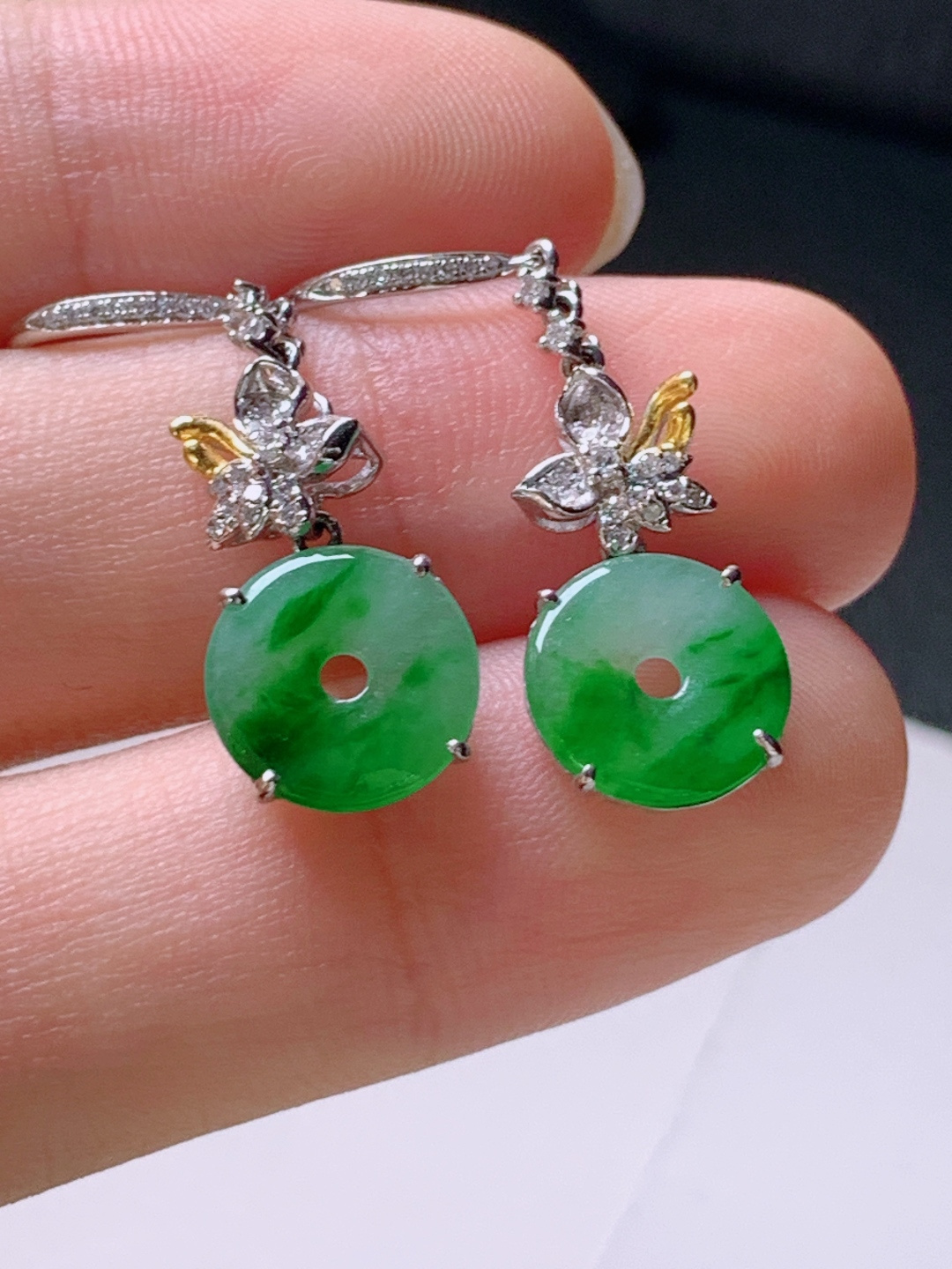 ️ 冰种绿甜甜圈耳坠，无裂色好，飘绿灵动，裸石9.6/1.7