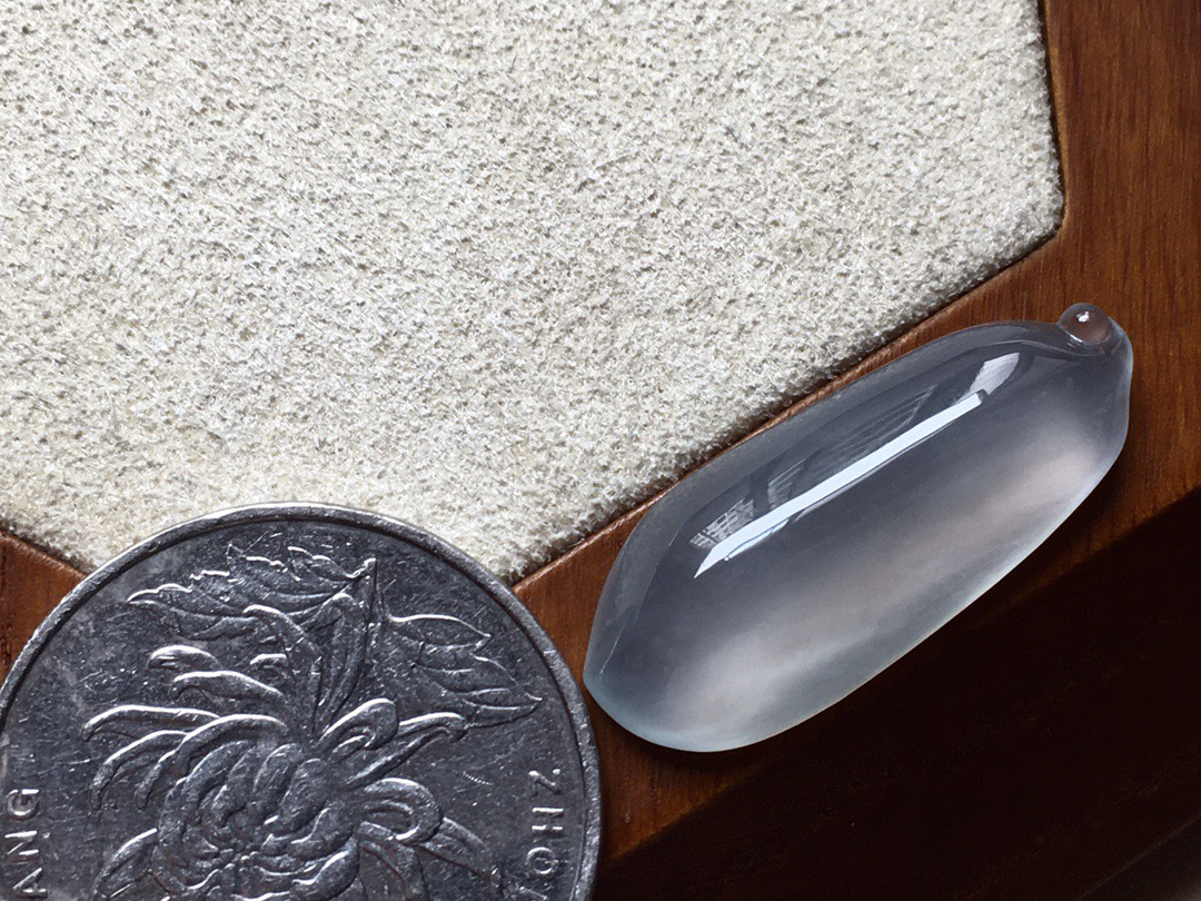 翡翠冰种白色福瓜..