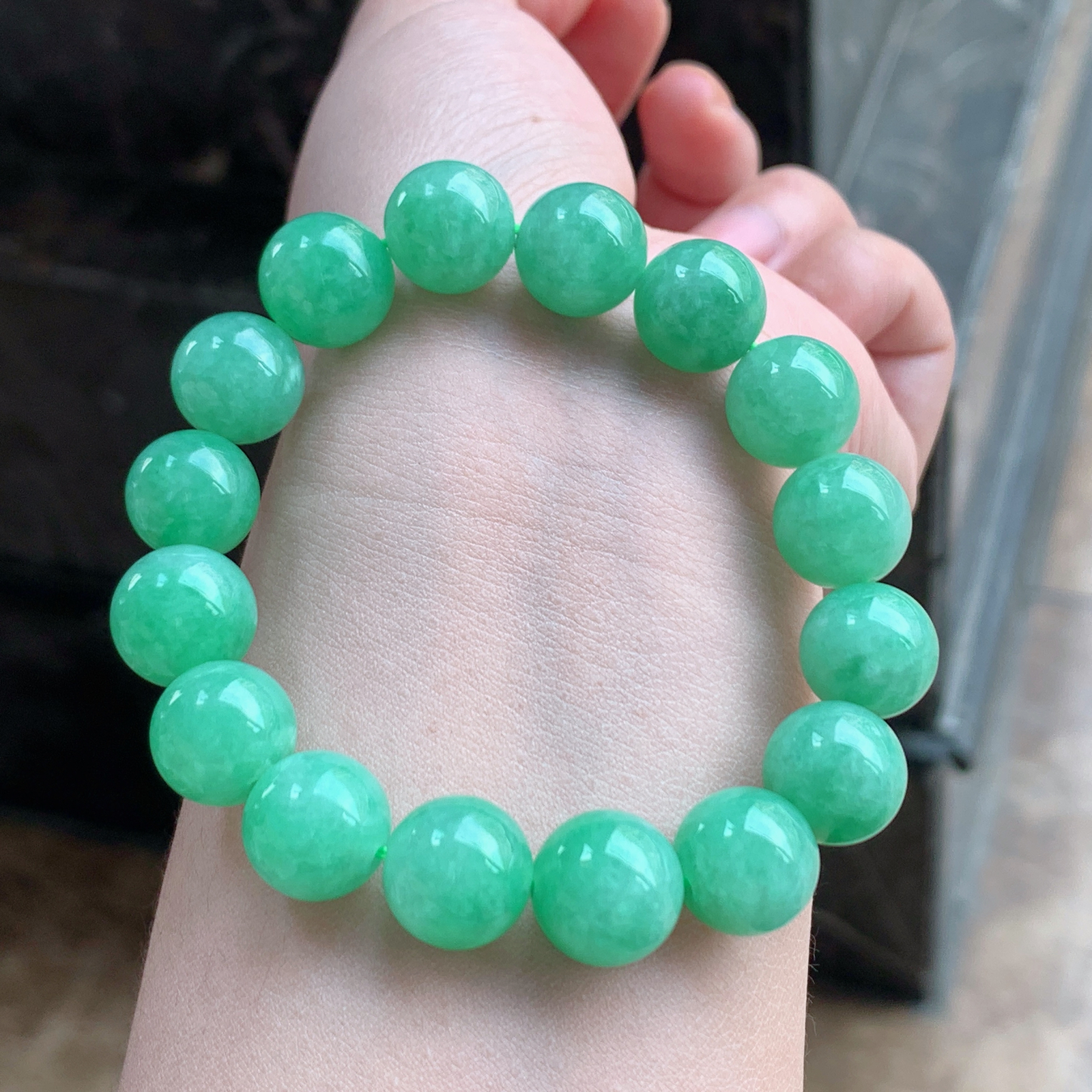 果阳绿翡翠手串