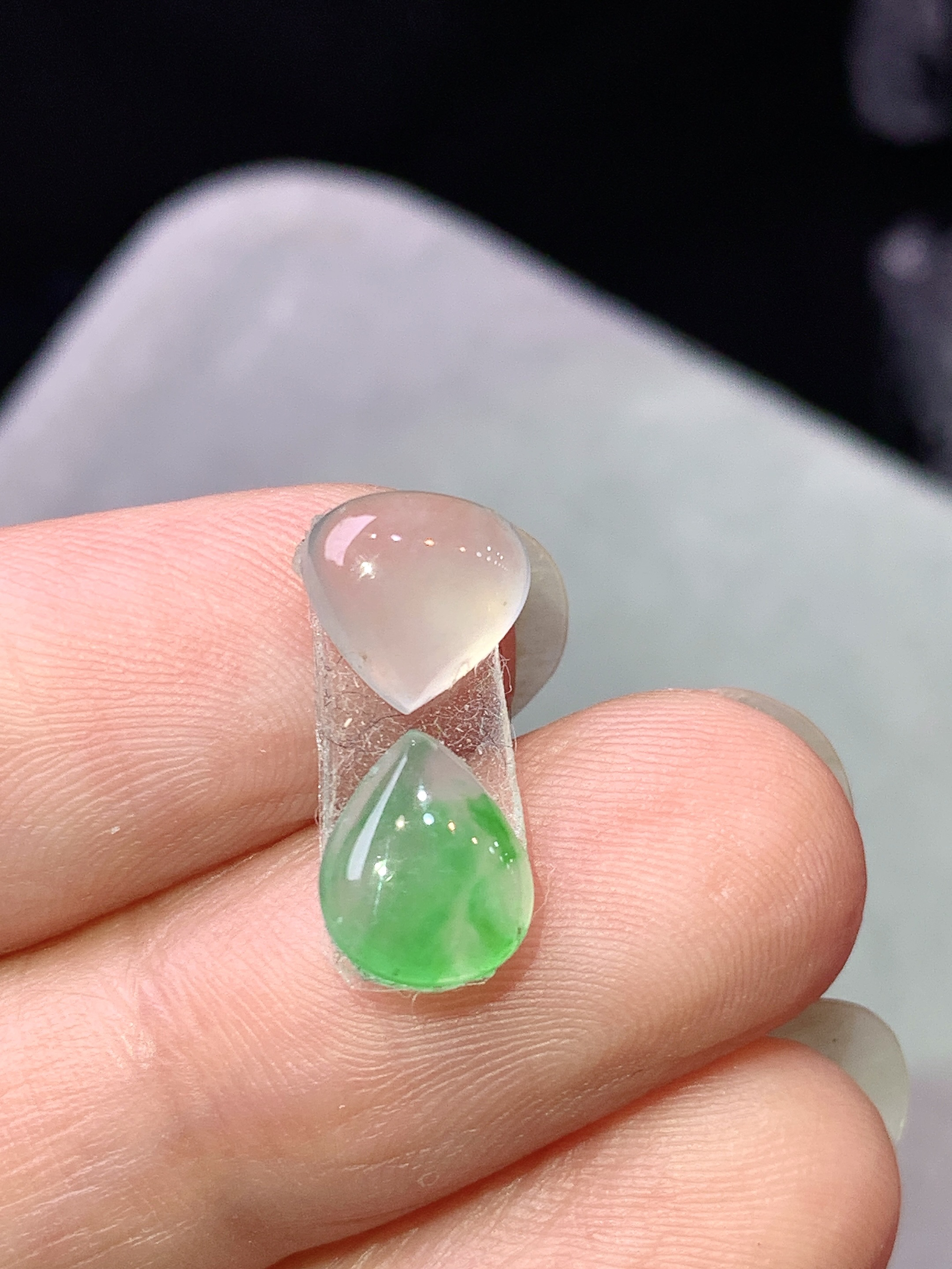 镶嵌款 冰绿水滴吊坠 玉质细腻 色泽艳丽清新 水润亮眼 整体尺寸7*7.5*3j3