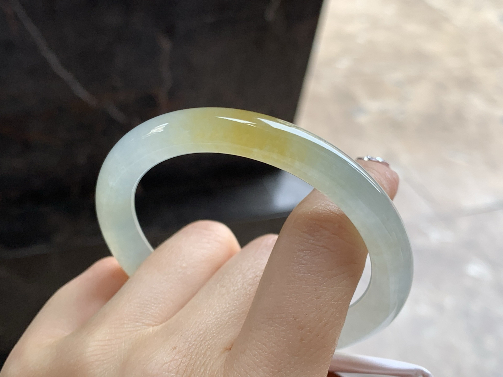 54-8.5

冰种黄翡圆条手镯^_^种水好 颜色漂亮